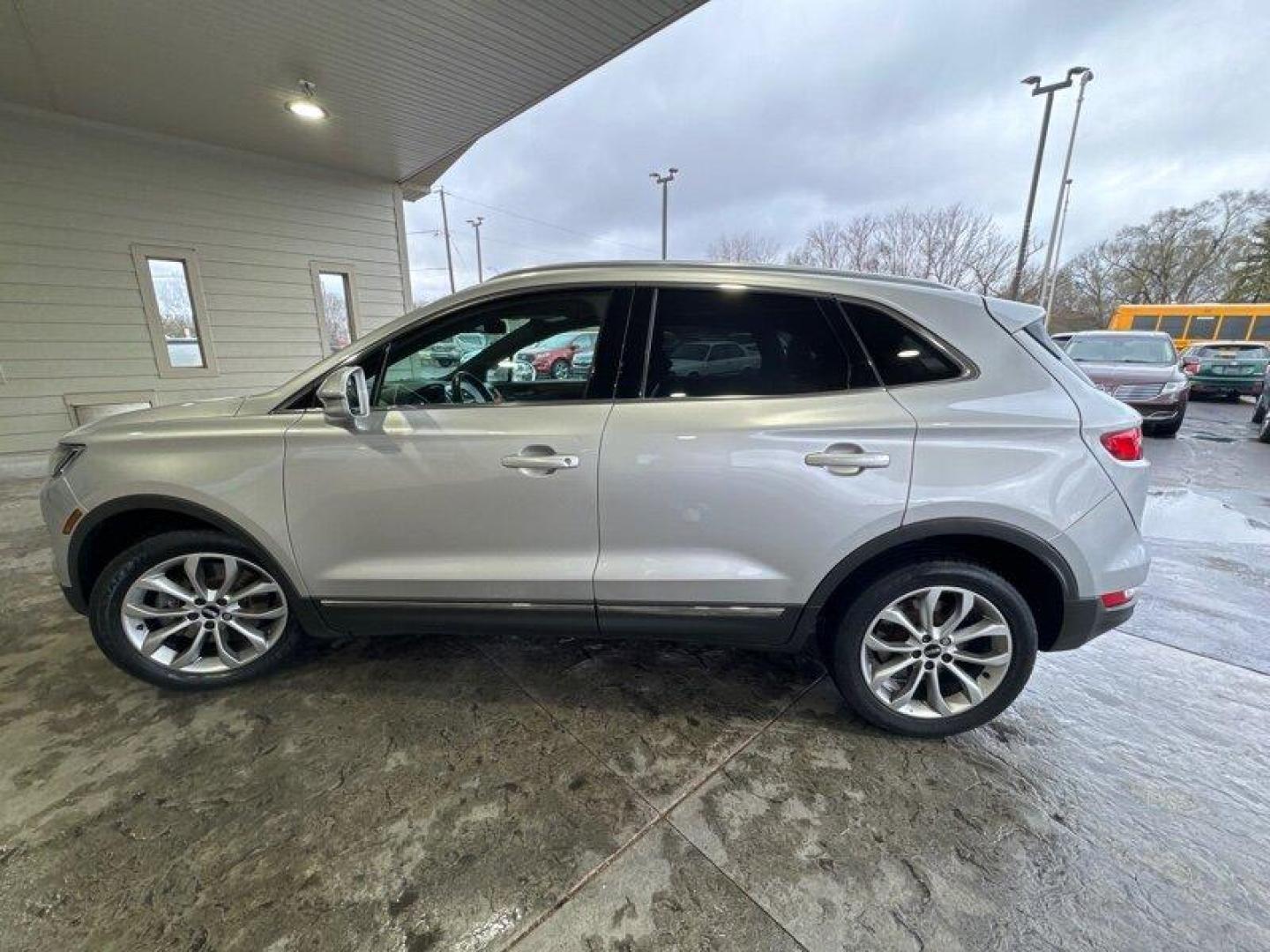 2017 Luxe Silver Metallic Lincoln MKC Select (5LMCJ2C9XHU) with an 2.0 engine, Automatic transmission, located at 25355 Eames Street, Channahon, IL, 60410, (815) 467-1807, 41.429108, -88.228432 - Ladies and gentlemen, boys and girls, let me introduce you to the one and only 2017 Lincoln MKC Select! This baby is powered by a 2.0 engine that'll have you zooming down the streets like a superhero on a mission. *NEW TIRES AND NEW BRAKES* Now, let's talk about the factory default features. This b - Photo#7