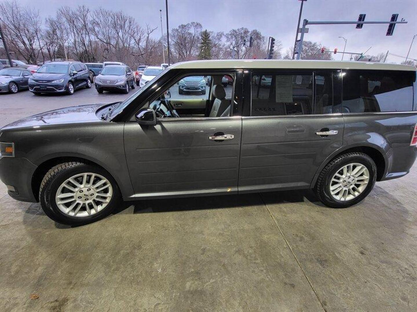 2015 Magnetic Metallic Ford Flex SEL (2FMHK6C85FB) with an 3.5L V6 287hp 254ft. engine, Automatic transmission, located at 25355 Eames Street, Channahon, IL, 60410, (815) 467-1807, 41.429108, -88.228432 - Photo#12