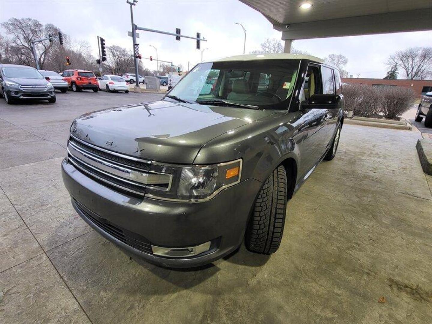 2015 Magnetic Metallic Ford Flex SEL (2FMHK6C85FB) with an 3.5L V6 287hp 254ft. engine, Automatic transmission, located at 25355 Eames Street, Channahon, IL, 60410, (815) 467-1807, 41.429108, -88.228432 - Photo#14