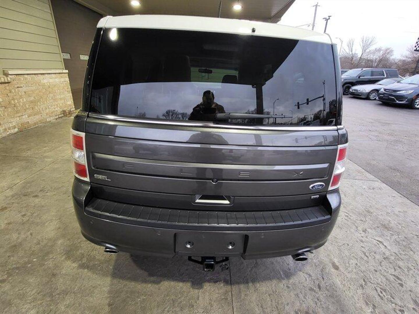 2015 Magnetic Metallic Ford Flex SEL (2FMHK6C85FB) with an 3.5L V6 287hp 254ft. engine, Automatic transmission, located at 25355 Eames Street, Channahon, IL, 60410, (815) 467-1807, 41.429108, -88.228432 - Photo#8