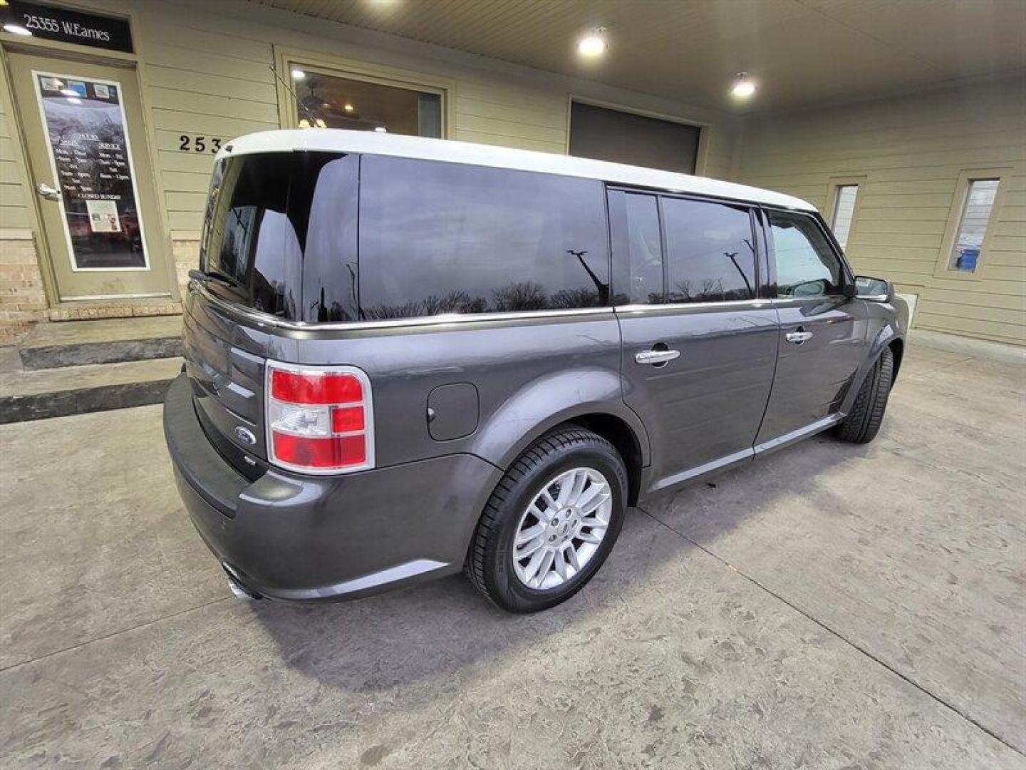 2015 Magnetic Metallic Ford Flex SEL (2FMHK6C85FB) with an 3.5L V6 287hp 254ft. engine, Automatic transmission, located at 25355 Eames Street, Channahon, IL, 60410, (815) 467-1807, 41.429108, -88.228432 - Photo#6