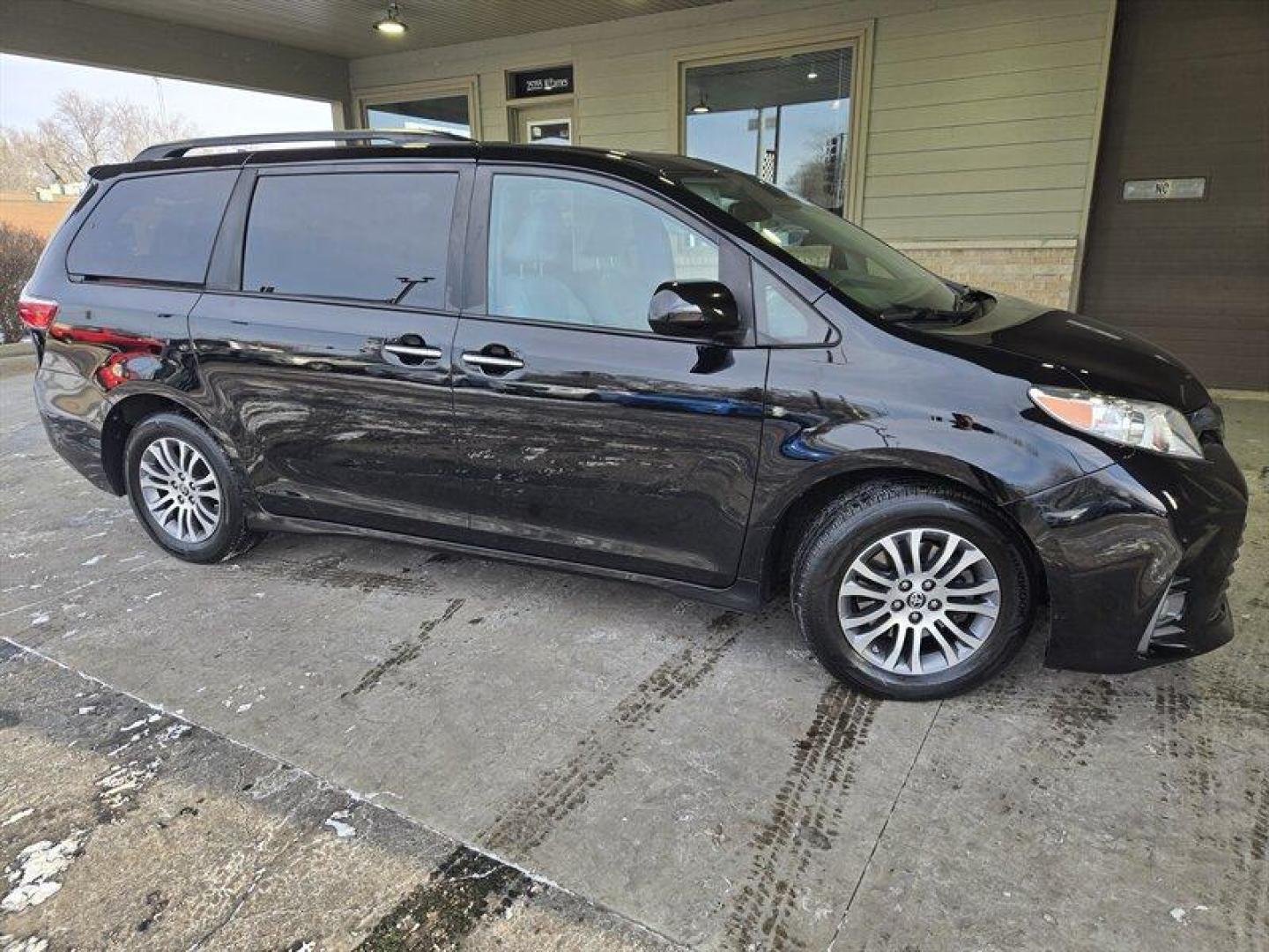 2020 Midnight Black Metallic Toyota Sienna XLE 8 Passenger (5TDYZ3DC1LS) with an 3.5 engine, Automatic transmission, located at 25355 Eames Street, Channahon, IL, 60410, (815) 467-1807, 41.429108, -88.228432 - Introducing the 2020 Toyota Sienna XLE 8-Passenger, a versatile and spacious minivan that's perfect for families and groups. Powered by a reliable 3.5-liter engine, this vehicle delivers a smooth and comfortable ride. As a factory default, this Sienna comes loaded with impressive features that mak - Photo#1