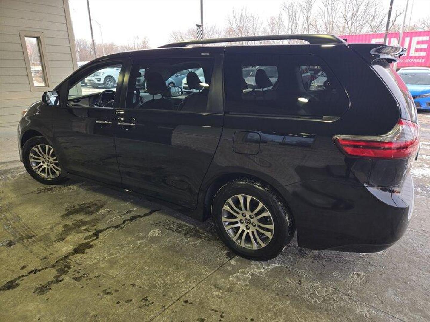 2020 Midnight Black Metallic Toyota Sienna XLE 8 Passenger (5TDYZ3DC1LS) with an 3.5 engine, Automatic transmission, located at 25355 Eames Street, Channahon, IL, 60410, (815) 467-1807, 41.429108, -88.228432 - Introducing the 2020 Toyota Sienna XLE 8-Passenger, a versatile and spacious minivan that's perfect for families and groups. Powered by a reliable 3.5-liter engine, this vehicle delivers a smooth and comfortable ride. As a factory default, this Sienna comes loaded with impressive features that mak - Photo#7