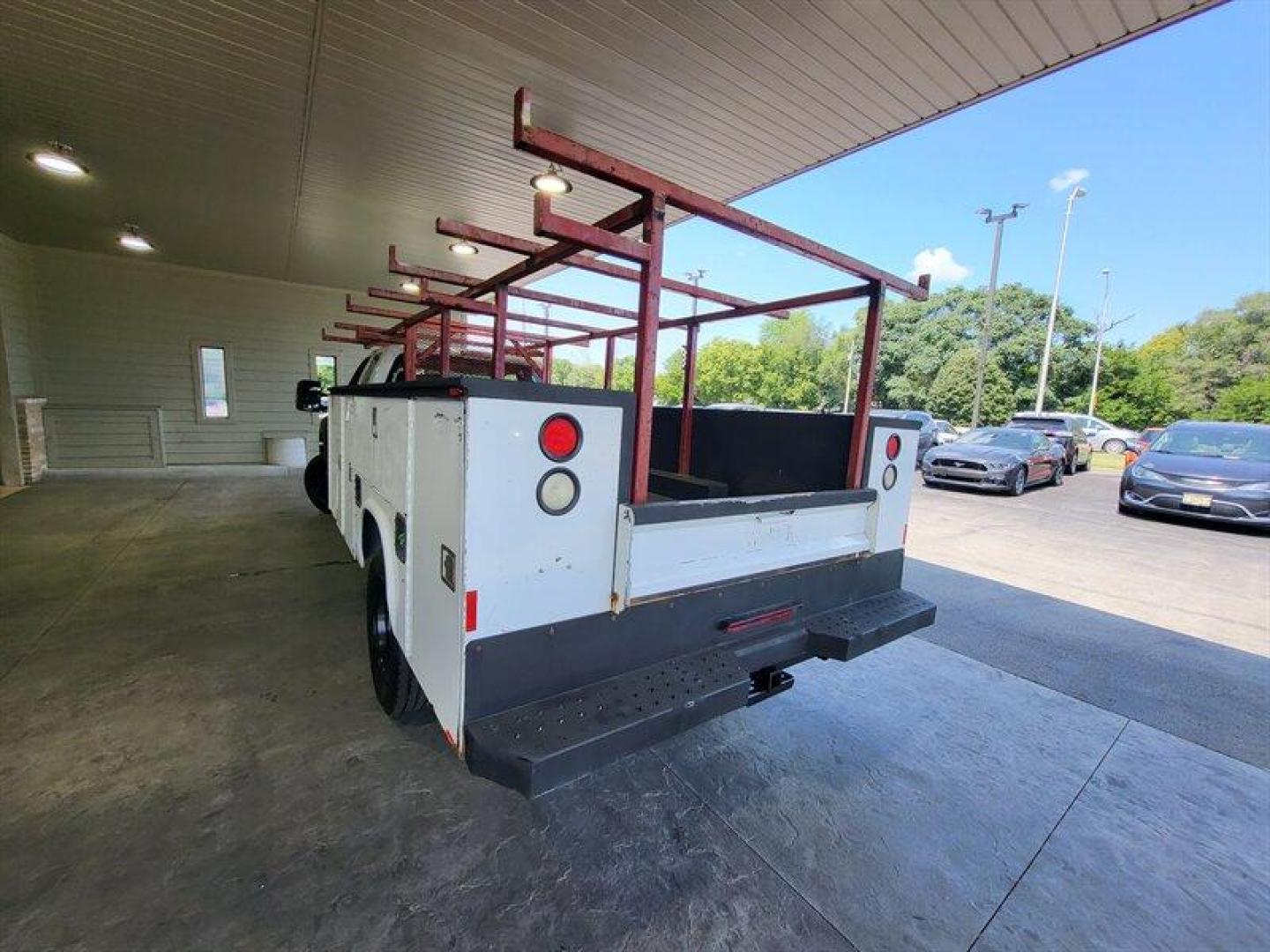 2013 White Ford F-450 XL DRW (1FD9X4GT8DE) with an 6.7 engine, Automatic transmission, located at 25355 Eames Street, Channahon, IL, 60410, (815) 467-1807, 41.429108, -88.228432 - ** PRICED TO MOVE, NEEDS SOME WORK. ** KNAPHEIDE BOX IS 11 FOTT LONG X 54 INCHES WIDE . RUNS AND DRIVES, AC DOESNT WORK, REAR SEAT REMOVED FOR POWER INVERTER, WHEEL BENT, STEERING WHEEL TORN, BOX HAS DAMAGE, HAS TUNER AND BEEN DELETED, RADIO WORKS BUT DISPLAY DOESN'T LIGHT UP. If you're ready for a - Photo#8