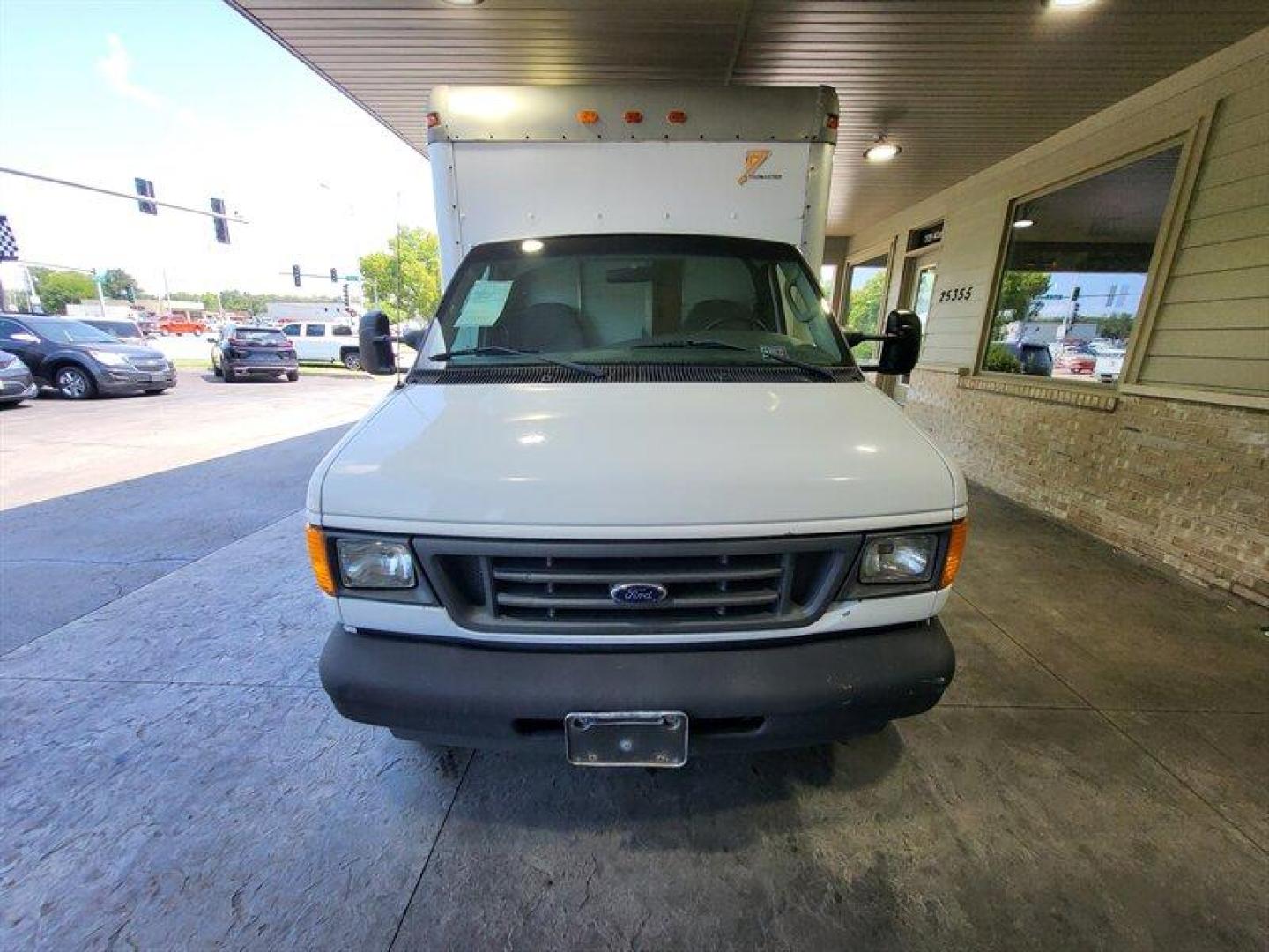 2003 White Ford E-Series Van Standard Cutaway (1FDWE35L03H) with an 5.4 V8 engine, Automatic transmission, located at 25355 Eames Street, Channahon, IL, 60410, (815) 467-1807, 41.429108, -88.228432 - Photo#15