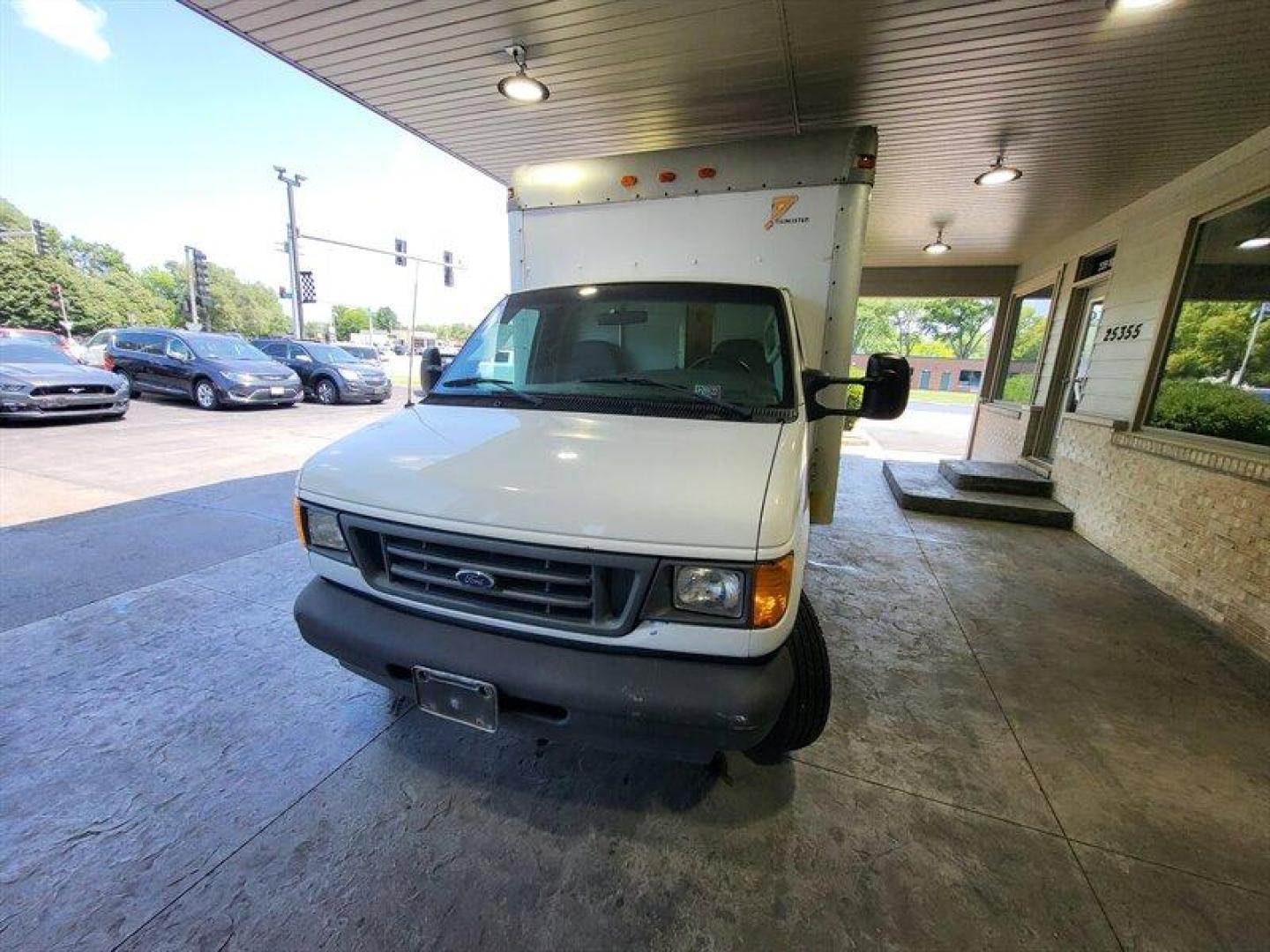 2003 White Ford E-Series Van Standard Cutaway (1FDWE35L03H) with an 5.4 V8 engine, Automatic transmission, located at 25355 Eames Street, Channahon, IL, 60410, (815) 467-1807, 41.429108, -88.228432 - Photo#14