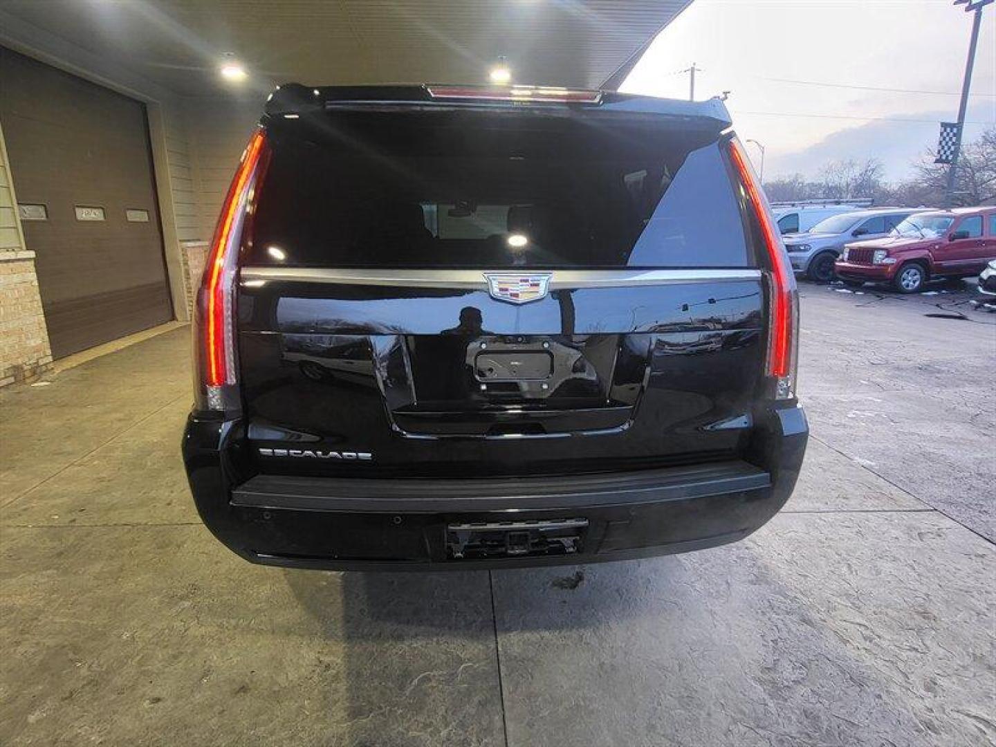 2018 Black Raven Cadillac Escalade Platinum Edition (1GYS4KKJ0JR) with an EcoTec3 6.2L V8 420hp 460ft. lbs. engine, Automatic transmission, located at 25355 Eames Street, Channahon, IL, 60410, (815) 467-1807, 41.429108, -88.228432 - Photo#3