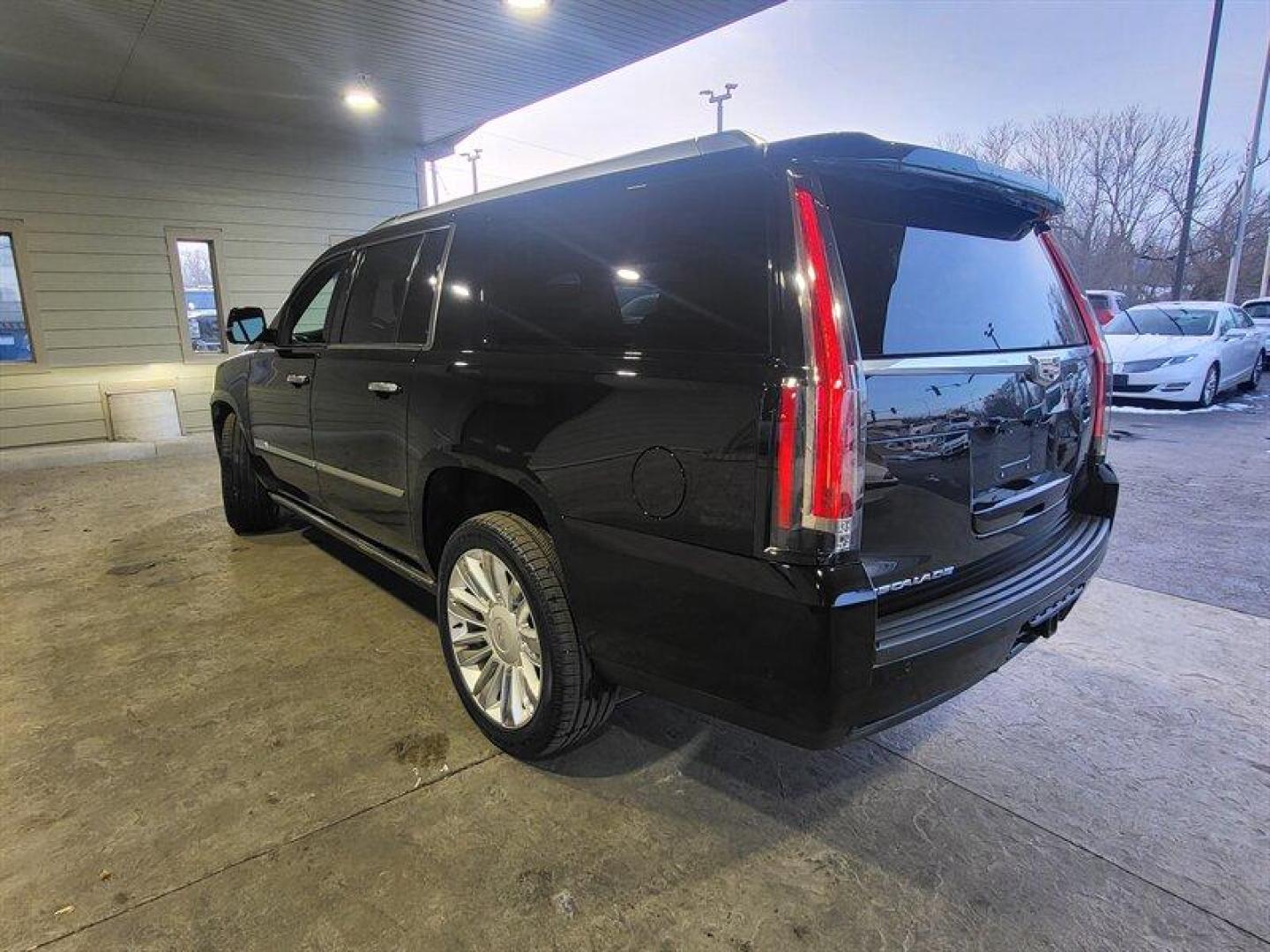 2018 Black Raven Cadillac Escalade Platinum Edition (1GYS4KKJ0JR) with an EcoTec3 6.2L V8 420hp 460ft. lbs. engine, Automatic transmission, located at 25355 Eames Street, Channahon, IL, 60410, (815) 467-1807, 41.429108, -88.228432 - Photo#4