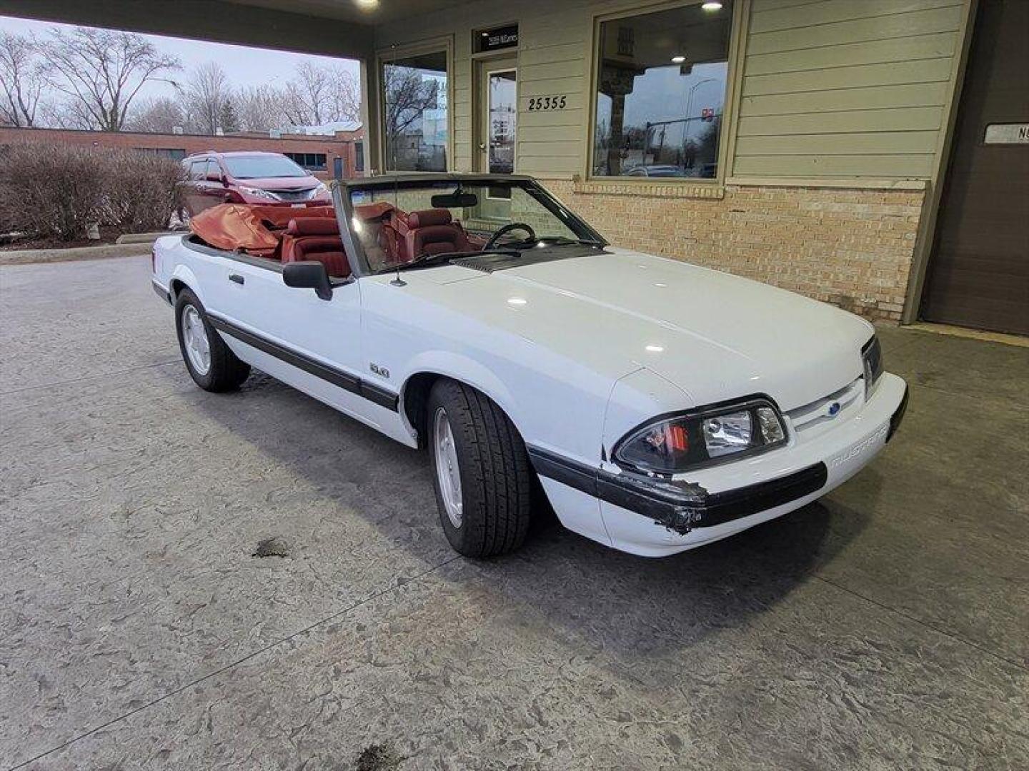 1991 Oxford White Ford Mustang LX (1FACP44E5MF) with an 5.0L NA V8 overhead valves (OHV) 16V engine, Automatic transmission, located at 25355 Eames Street, Channahon, IL, 60410, (815) 467-1807, 41.429108, -88.228432 - *WOW LOOK AT HOW CLEAN THIS CAR IS.* If you're ready for a different, no hassle and pleasant car buying experience, then give us a chance! We're breaking the standard Car Sales mold and making one of our very own you'll be sure to appreciate! So, why buy from Crase Auto Connection? Here's a simple a - Photo#11