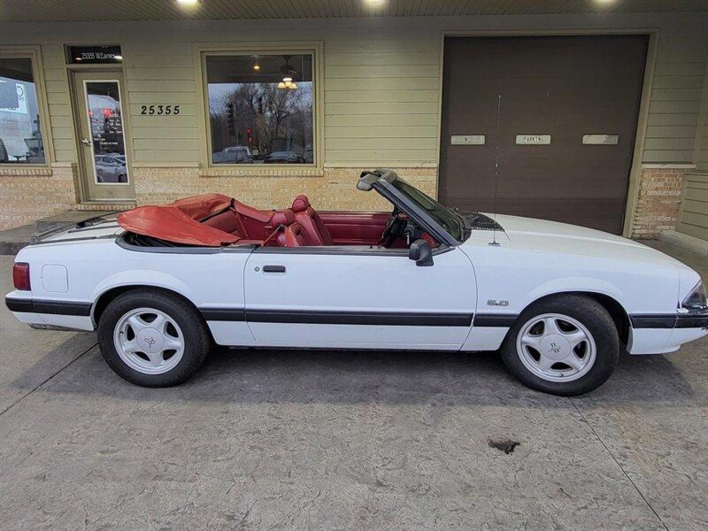 1991 Oxford White Ford Mustang LX (1FACP44E5MF) with an 5.0L NA V8 overhead valves (OHV) 16V engine, Automatic transmission, located at 25355 Eames Street, Channahon, IL, 60410, (815) 467-1807, 41.429108, -88.228432 - *WOW LOOK AT HOW CLEAN THIS CAR IS.* If you're ready for a different, no hassle and pleasant car buying experience, then give us a chance! We're breaking the standard Car Sales mold and making one of our very own you'll be sure to appreciate! So, why buy from Crase Auto Connection? Here's a simple a - Photo#1