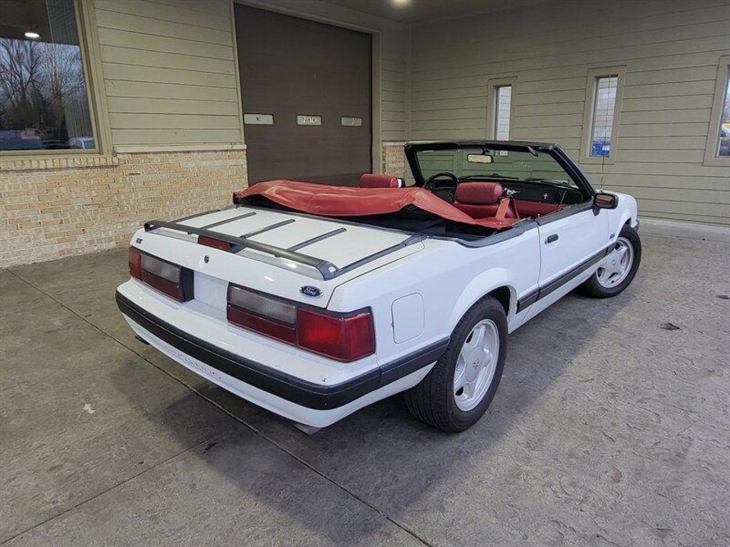 1991 Oxford White Ford Mustang LX (1FACP44E5MF) with an 5.0L NA V8 overhead valves (OHV) 16V engine, Automatic transmission, located at 25355 Eames Street, Channahon, IL, 60410, (815) 467-1807, 41.429108, -88.228432 - *WOW LOOK AT HOW CLEAN THIS CAR IS.* If you're ready for a different, no hassle and pleasant car buying experience, then give us a chance! We're breaking the standard Car Sales mold and making one of our very own you'll be sure to appreciate! So, why buy from Crase Auto Connection? Here's a simple a - Photo#2