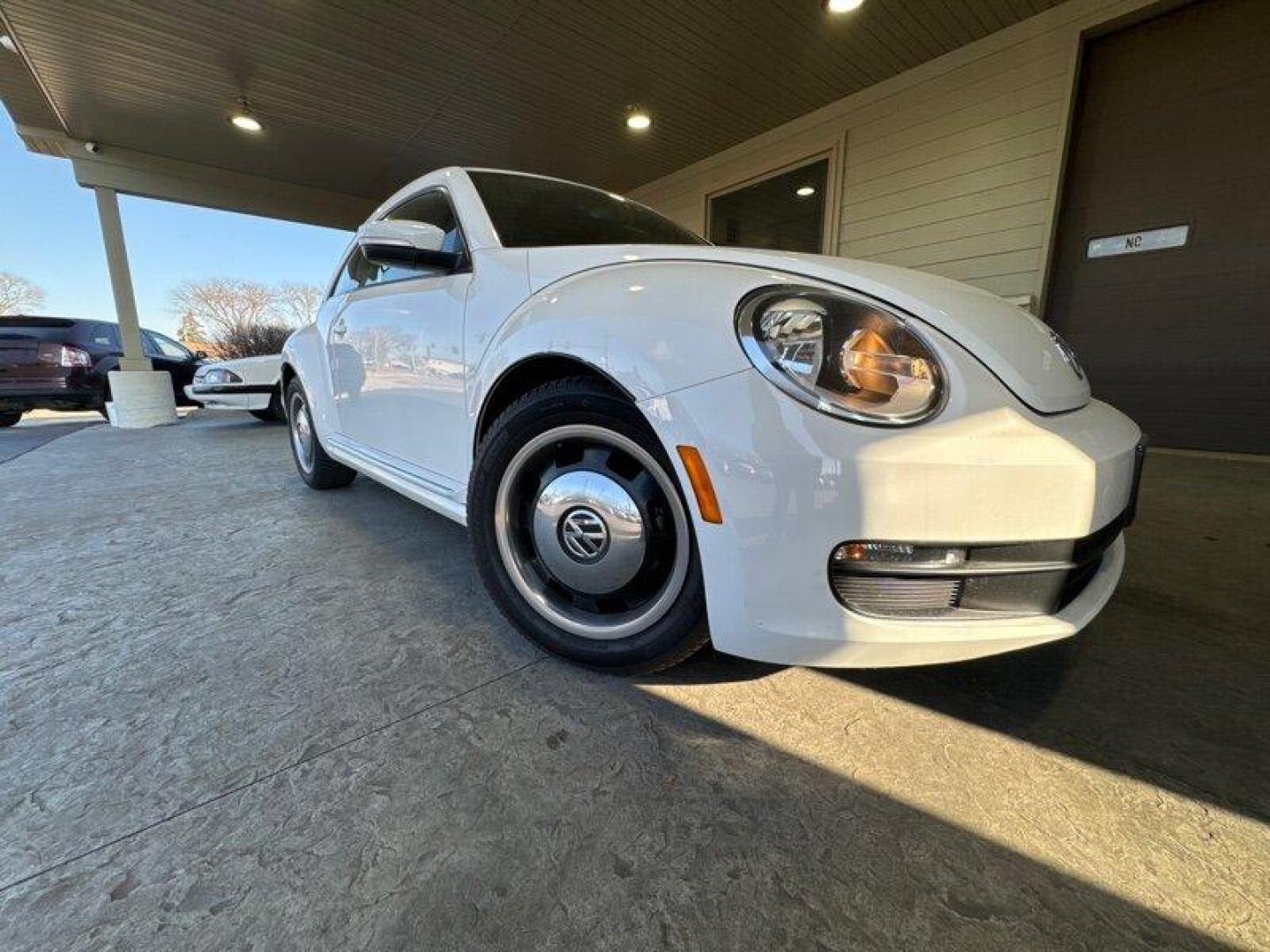 2012 Candy White Volkswagen Beetle-Classic 2.5L (3VWJP7AT6CM) with an 2.5L I5 170hp 177ft. lbs. PZEV engine, Automatic transmission, located at 25355 Eames Street, Channahon, IL, 60410, (815) 467-1807, 41.429108, -88.228432 - Photo#0