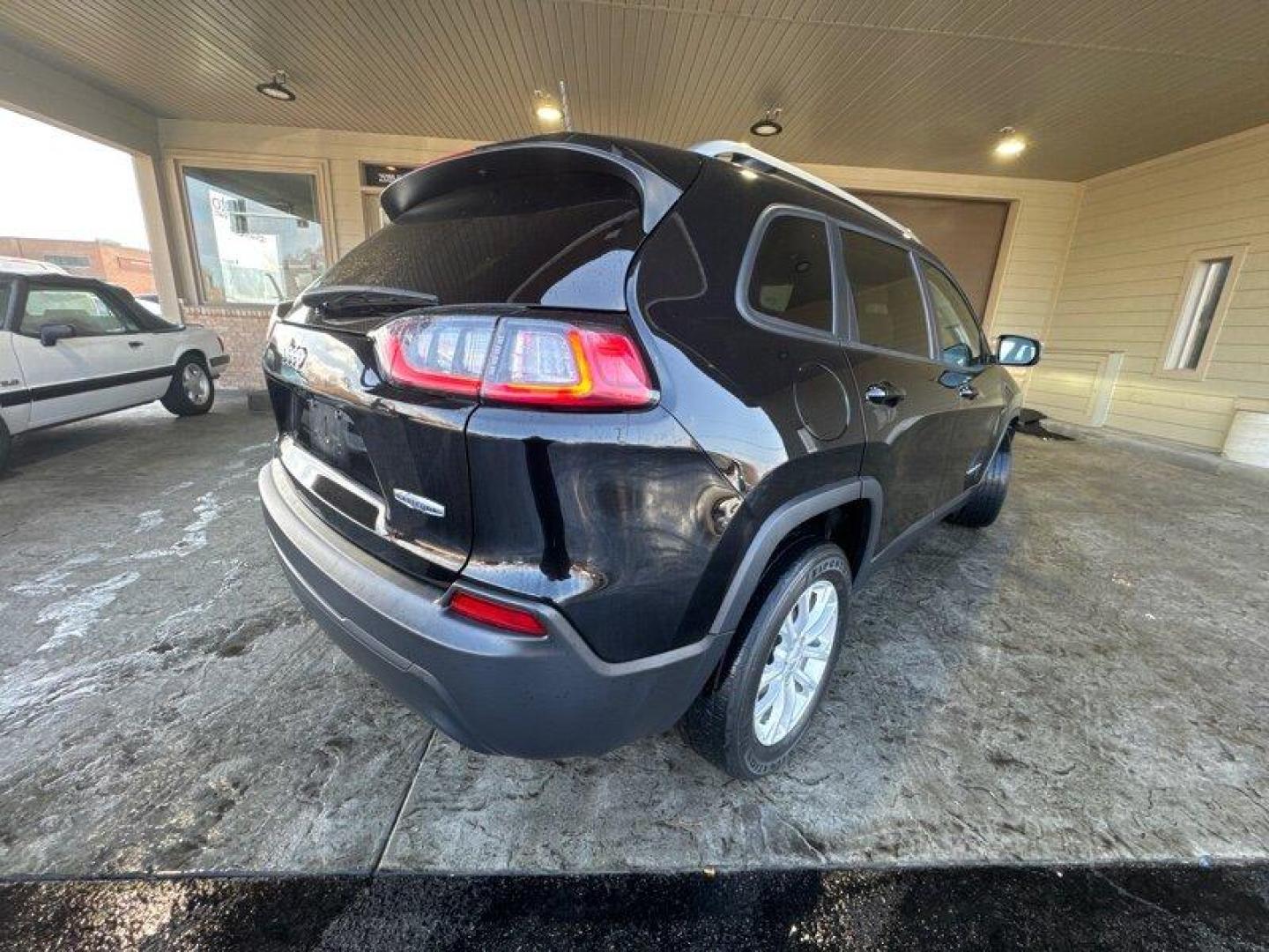 2021 Diamond Black Crystal Pearl Coat Jeep Cherokee Latitude (1C4PJLCB3MD) with an 2.4 engine, Automatic transmission, located at 25355 Eames Street, Channahon, IL, 60410, (815) 467-1807, 41.429108, -88.228432 - Introducing the 2021 Jeep Cherokee Latitude - the ultimate SUV designed to dominate the road! This beast is powered by a 2.4-liter engine that delivers unmatched power and performance, giving you the edge you need to conquer any terrain. With a fuel economy of 22 MPG in the city and an impressive 31 - Photo#4