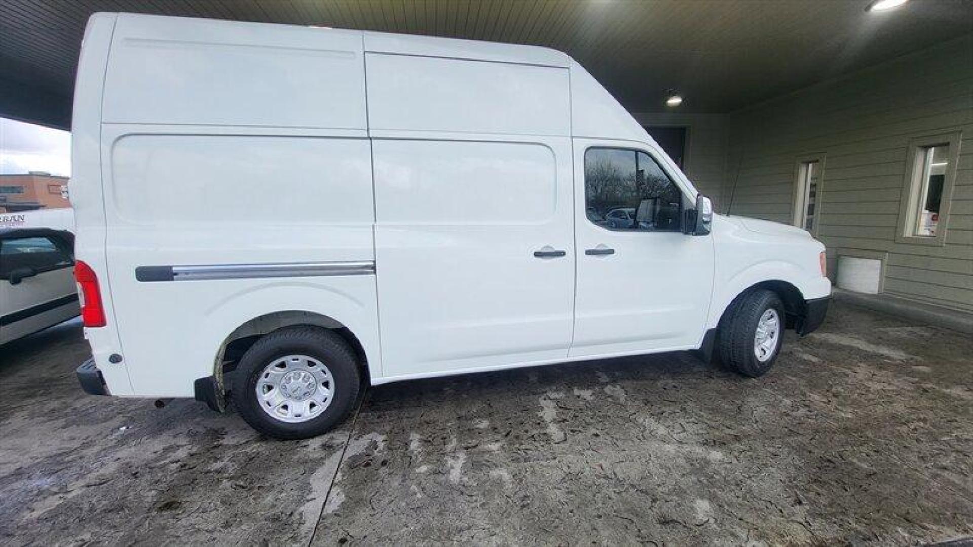 2016 Glacier White Nissan NV SV High Roof (1N6AF0LY2GN) with an 5.6L V8 317hp 385ft. lbs. engine, Automatic transmission, located at 25355 Eames Street, Channahon, IL, 60410, (815) 467-1807, 41.429108, -88.228432 - Photo#4