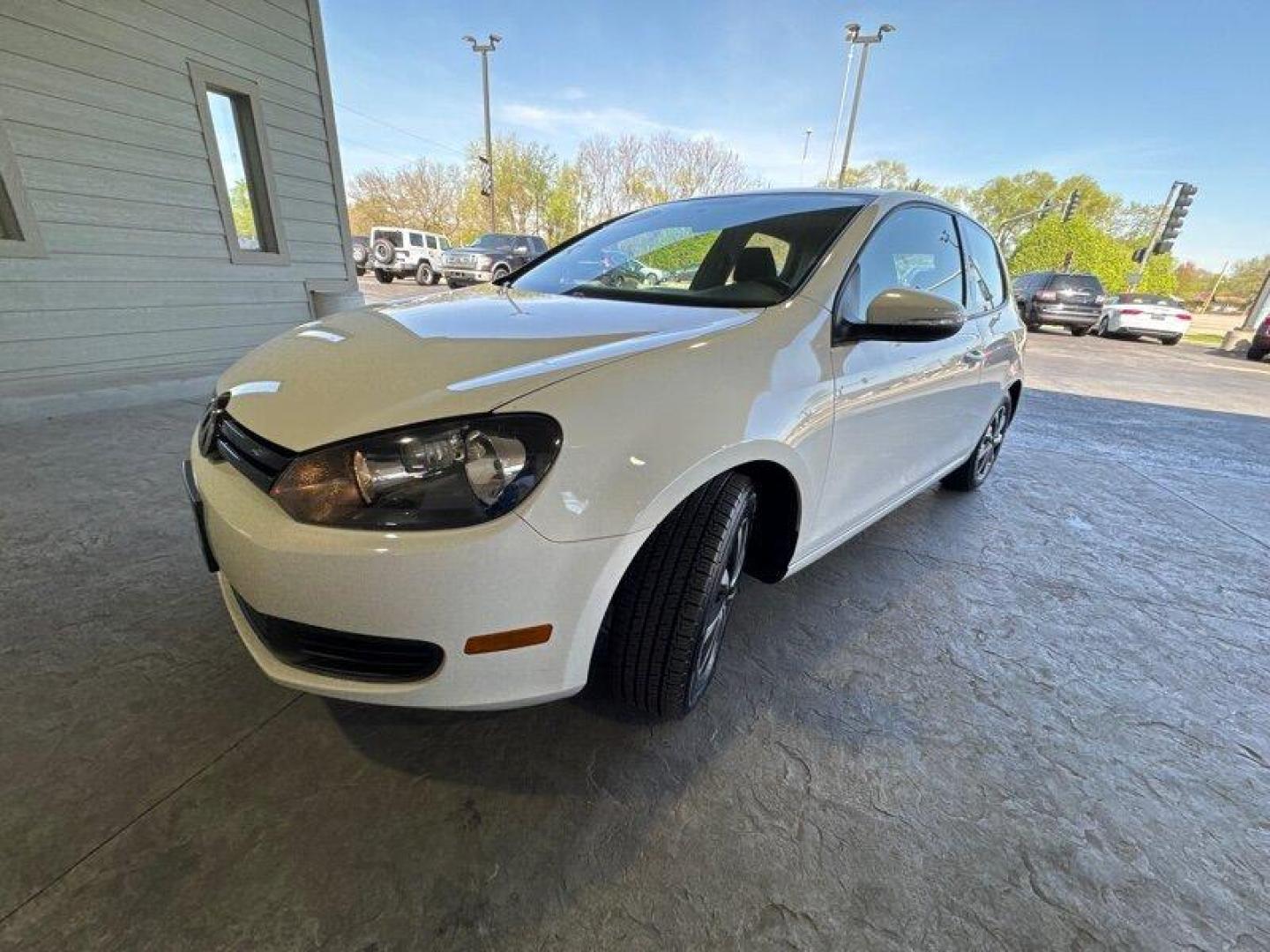 2011 Candy White Volkswagen Golf 2.5L (WVWBA7AJ8BW) with an 2.5L I5 170hp 177ft. lbs. engine, TipTronic transmission, located at 25355 Eames Street, Channahon, IL, 60410, (815) 467-1807, 41.429108, -88.228432 - Looking for a hot hatch with style, power, and great gas mileage? Look no further than the 2011 Volkswagen Golf 2.5L! This baby is powered by a 2.5L I5 engine that delivers a snappy 170 horsepower and 177 foot-pounds of torque. That means you'll get the performance you crave without sacrificing fuel - Photo#7