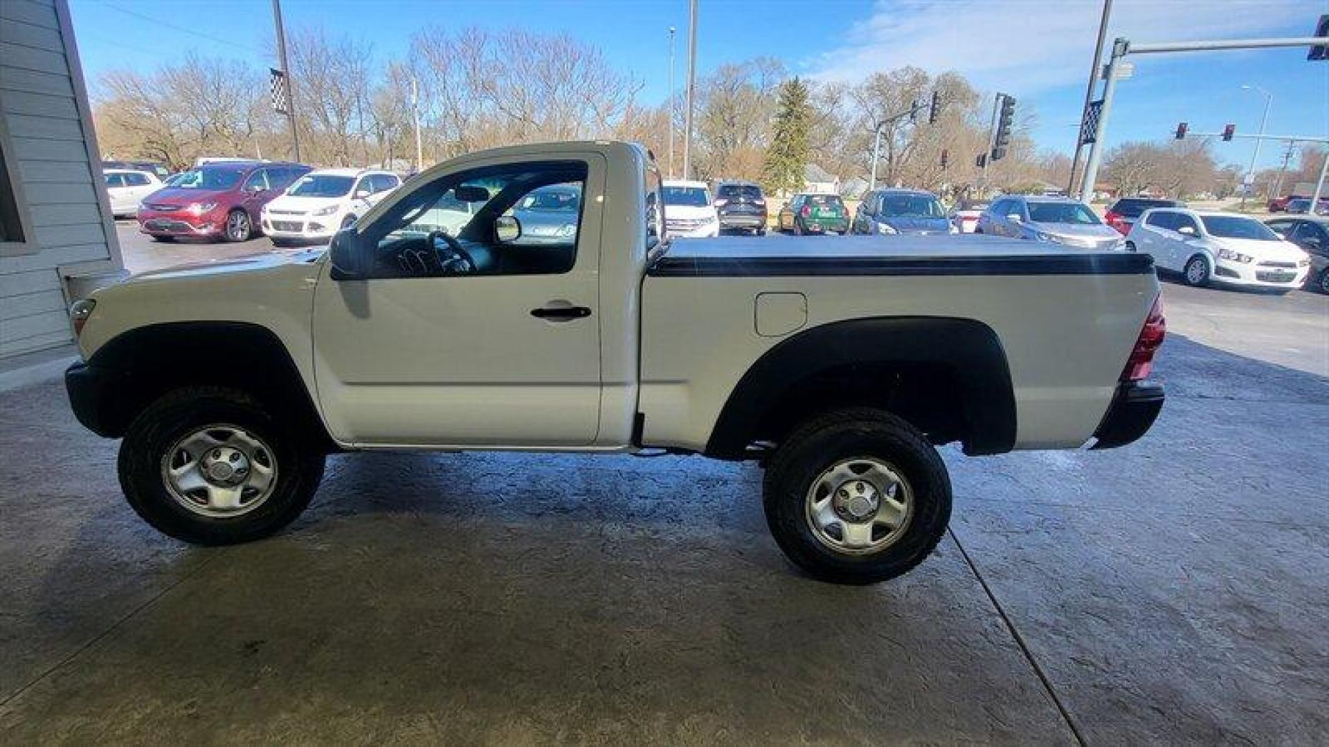 2012 Super White Toyota Tacoma (5TFPX4EN7CX) with an 2.7L I4 159hp 180ft. lbs. engine, Automatic transmission, located at 25355 Eames Street, Channahon, IL, 60410, (815) 467-1807, 41.429108, -88.228432 - Photo#7