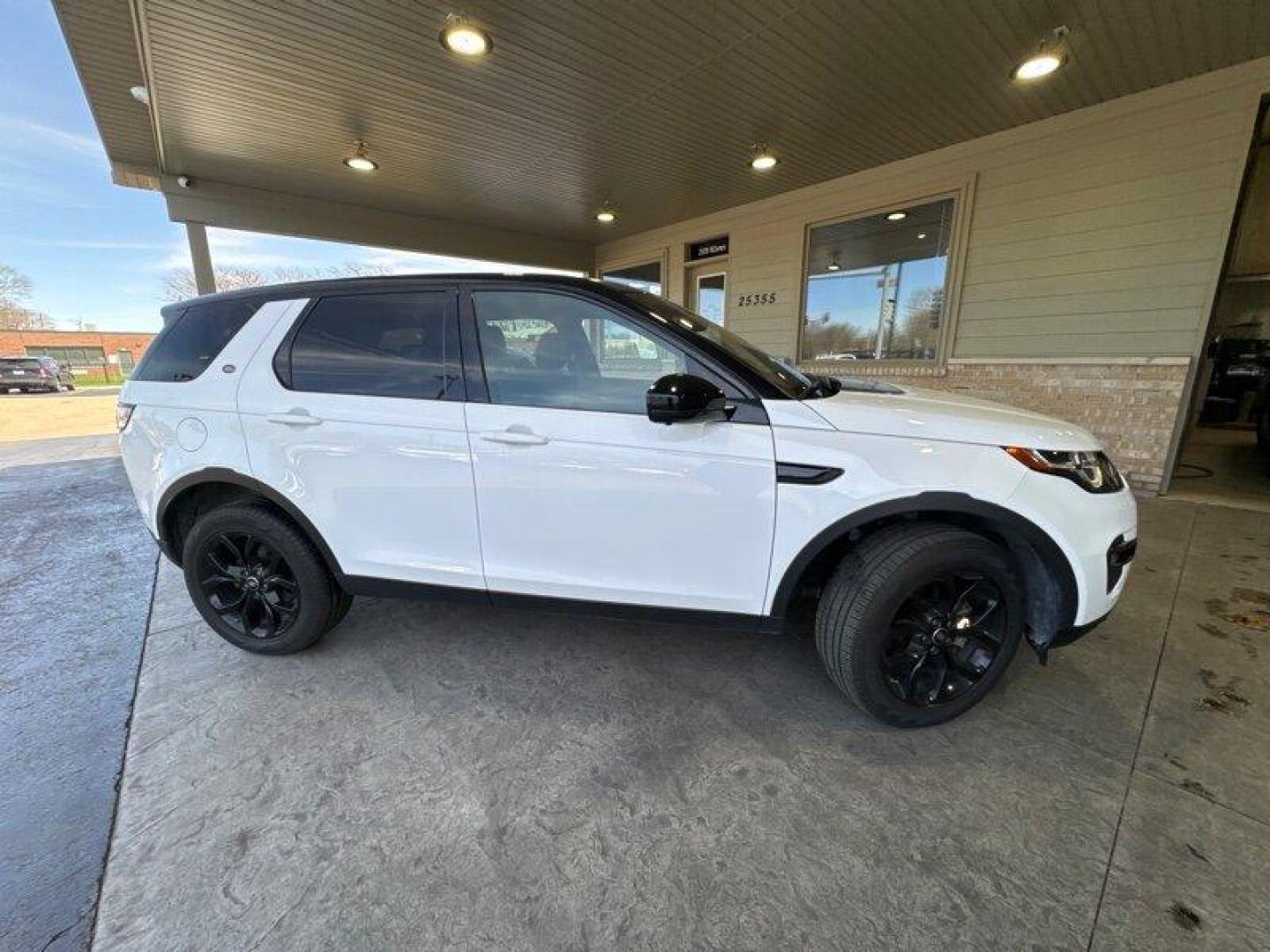 2017 Fuji White Land Rover Discovery Sport HSE (SALCR2BGXHH) with an 2.0L Turbo I4 240hp 250ft. lbs. engine, Automatic transmission, located at 25355 Eames Street, Channahon, IL, 60410, (815) 467-1807, 41.429108, -88.228432 - Photo#1