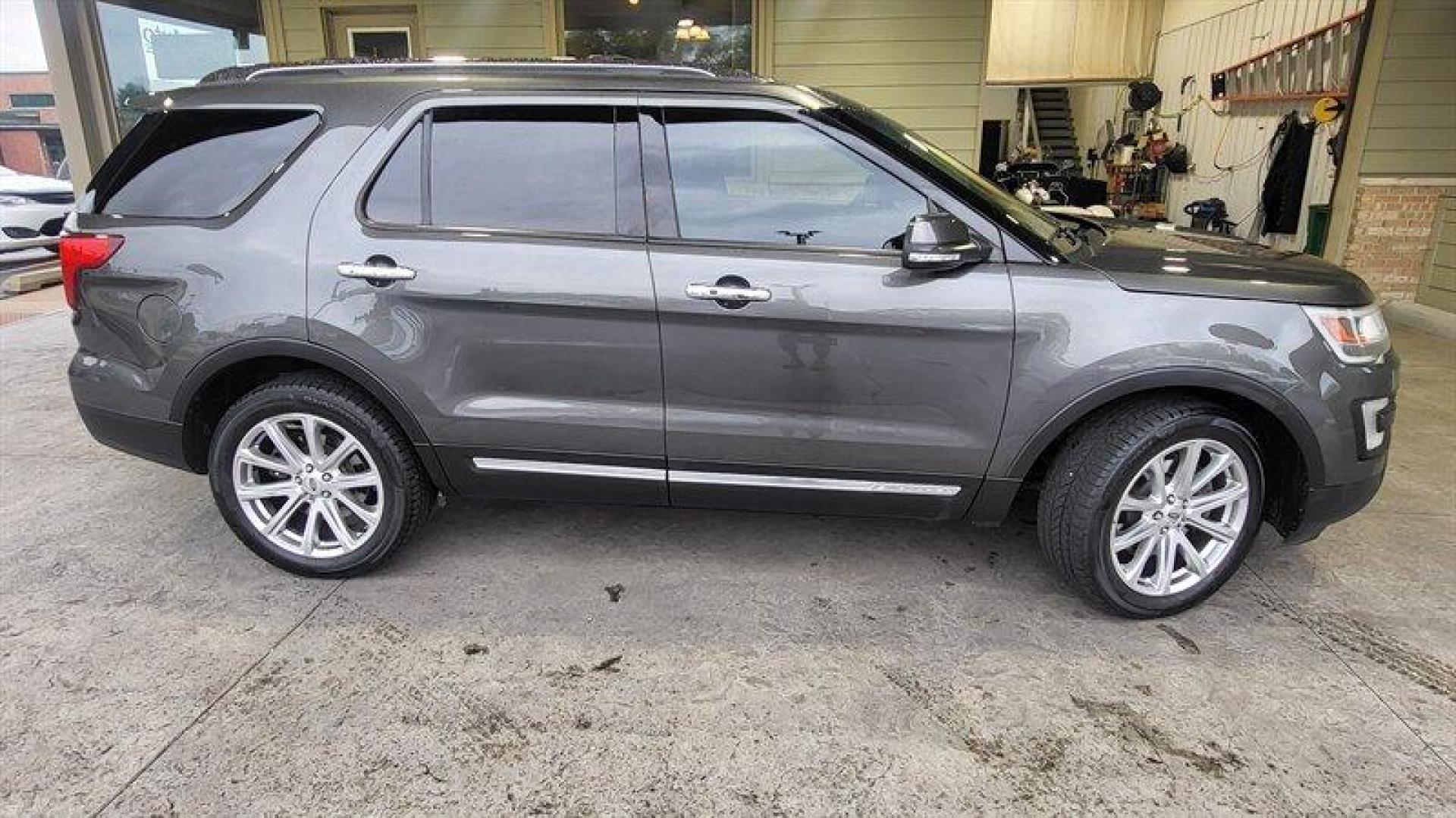 2016 Guard Ford Explorer Limited (1FM5K8F89GG) with an 3.5L V6 290hp 255ft. lbs. engine, Automatic transmission, located at 25355 Eames Street, Channahon, IL, 60410, (815) 467-1807, 41.429108, -88.228432 - Photo#1