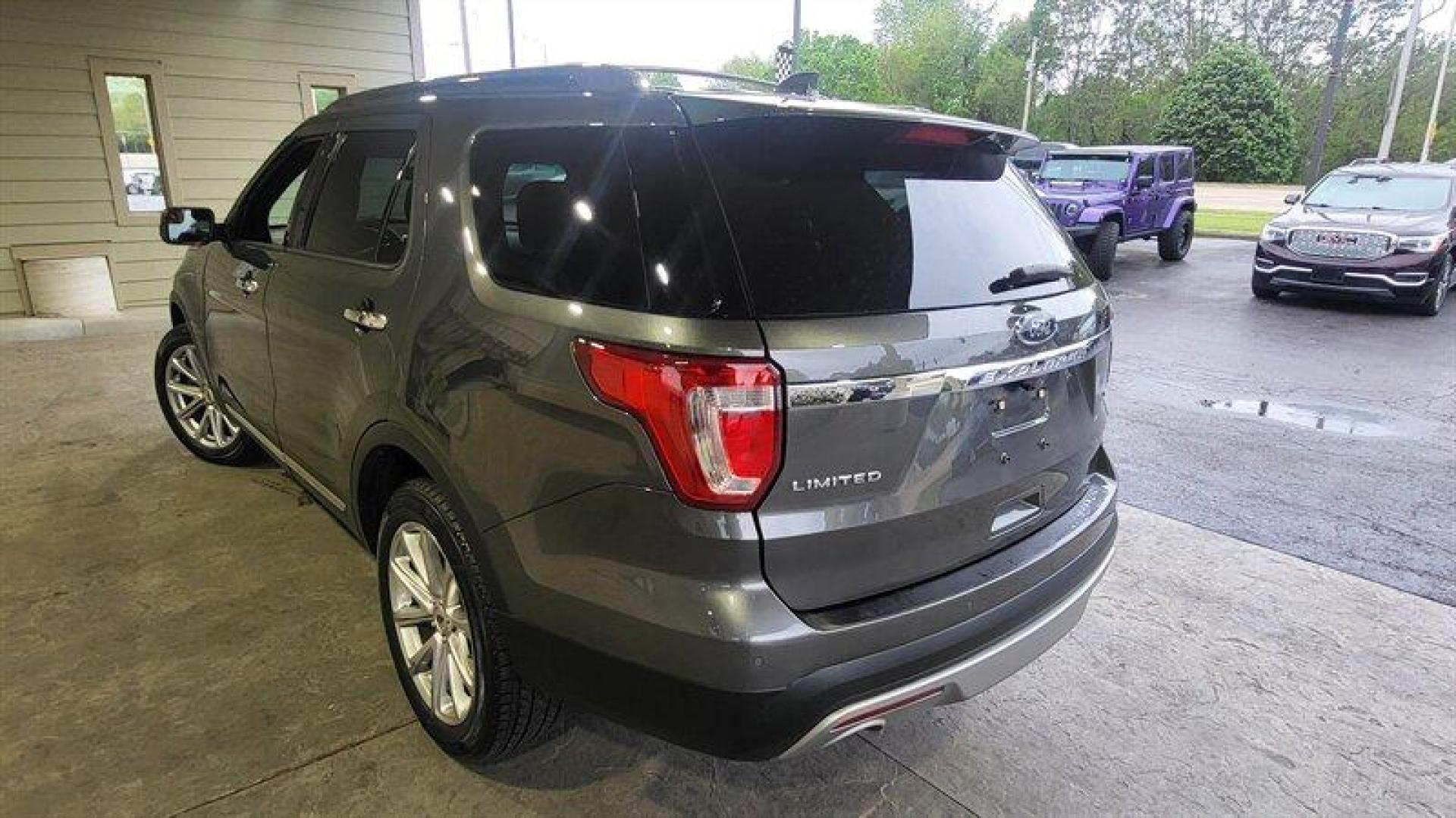 2016 Guard Ford Explorer Limited (1FM5K8F89GG) with an 3.5L V6 290hp 255ft. lbs. engine, Automatic transmission, located at 25355 Eames Street, Channahon, IL, 60410, (815) 467-1807, 41.429108, -88.228432 - Photo#5