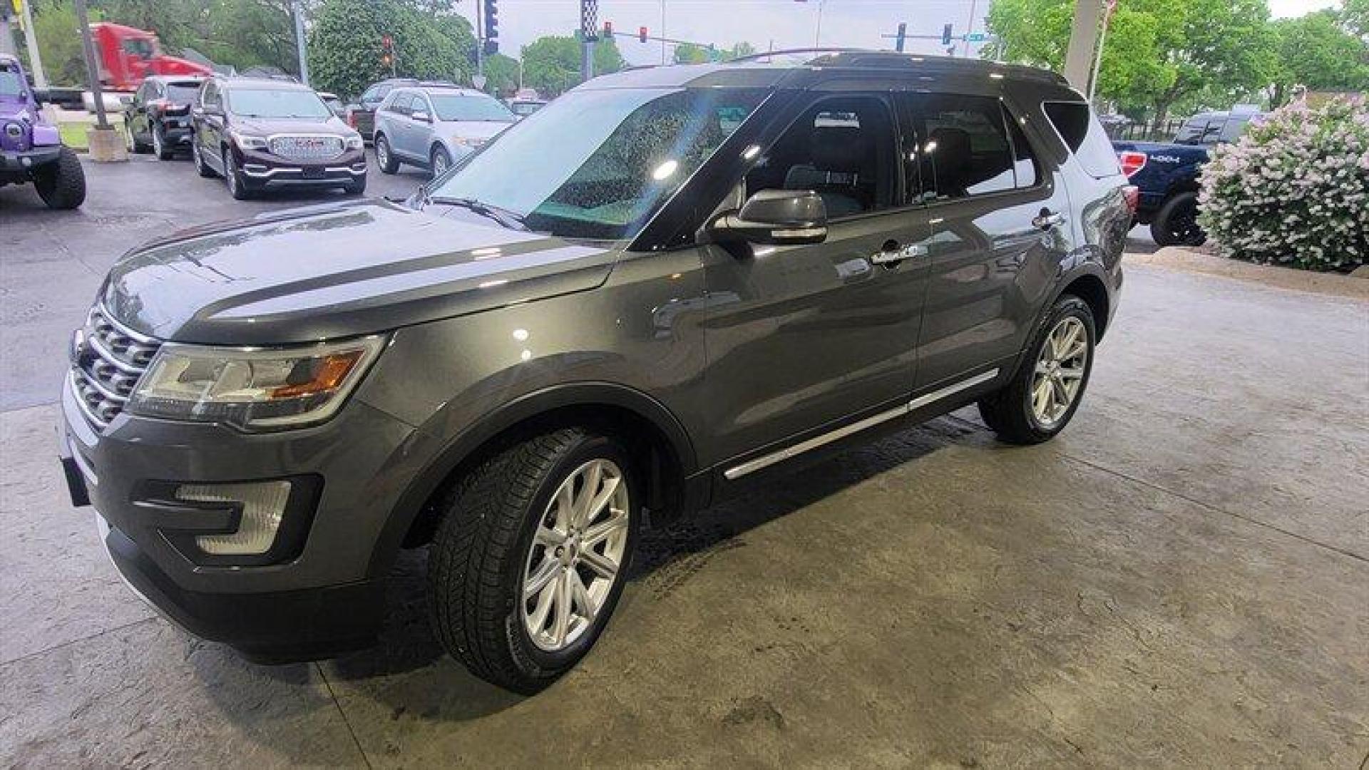 2016 Guard Ford Explorer Limited (1FM5K8F89GG) with an 3.5L V6 290hp 255ft. lbs. engine, Automatic transmission, located at 25355 Eames Street, Channahon, IL, 60410, (815) 467-1807, 41.429108, -88.228432 - Photo#8