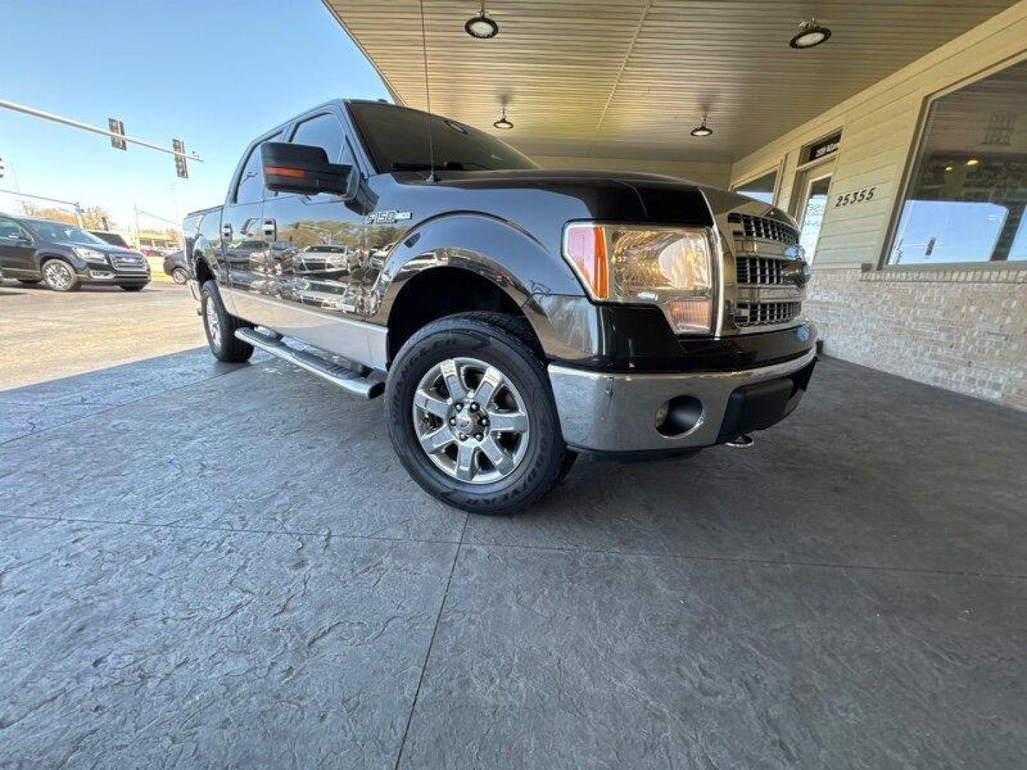 2013 Tuxedo Black Metallic Ford F-150 XLT (1FTFW1ET9DF) with an EcoBoost 3.5L Twin Turbo V6 365hp 420ft. lbs. engine, Automatic transmission, located at 25355 Eames Street, Channahon, IL, 60410, (815) 467-1807, 41.429108, -88.228432 - Looking for a powerful and reliable pickup truck that can handle all your heavy-duty needs? Look no further than the 2013 Ford F-150 XLT! This impressive truck is powered by a high-performance EcoBoost 3.5L Twin Turbo V6 engine, which delivers a whopping 365 horsepower and 420 ft-lbs. of torque. B - Photo#0