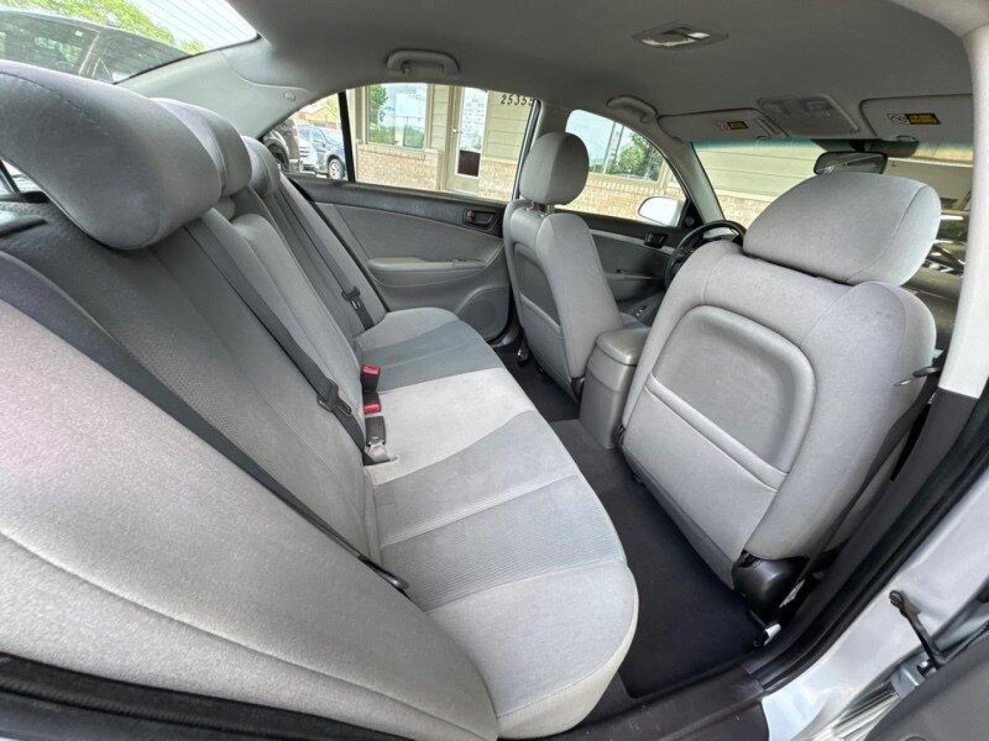 2010 Silver Hyundai SONATA GLS (5NPET4AC5AH) with an 2.4L I4 175hp 168ft. lbs. engine, Automatic transmission, located at 25355 Eames Street, Channahon, IL, 60410, (815) 467-1807, 41.429108, -88.228432 - Photo#15