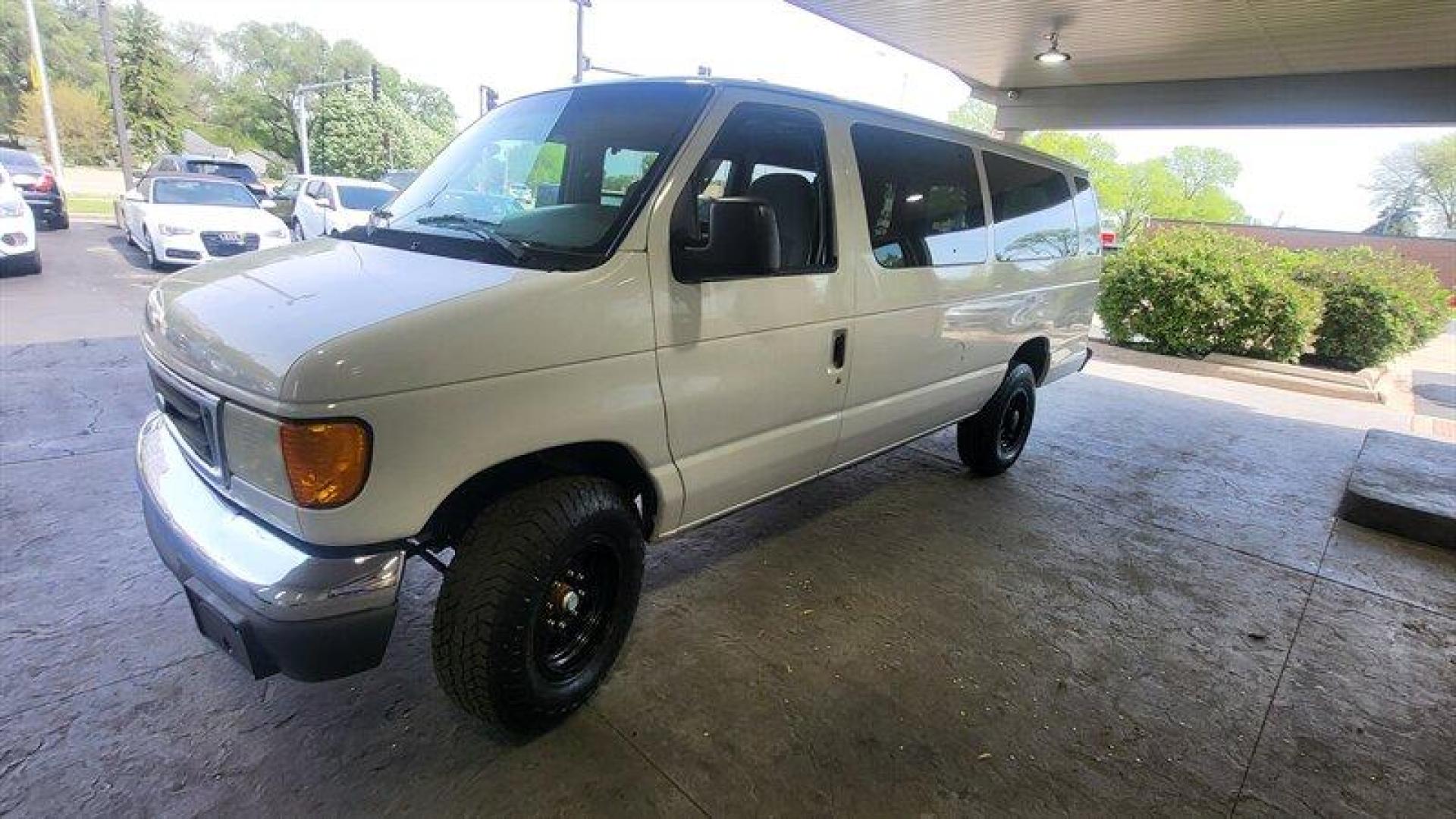 2006 Oxford White Clearcoat Ford XLT (1FBSS31L06D) with an Triton 5.4L V8 255hp 350ft. lbs. engine, Automatic transmission, located at 25355 Eames Street, Channahon, IL, 60410, (815) 467-1807, 41.429108, -88.228432 - ** PARTIALLY CONVERTED TO BE A VAN LIFE VEHICLE. **Looking for a reliable and spacious van that can carry all your cargo with ease? Look no further than the 2006 Ford E-350 SD XLT! This van is powered by a Triton 5.4L V8 engine that delivers 255 horsepower and 350 foot-pounds of torque, providing am - Photo#11