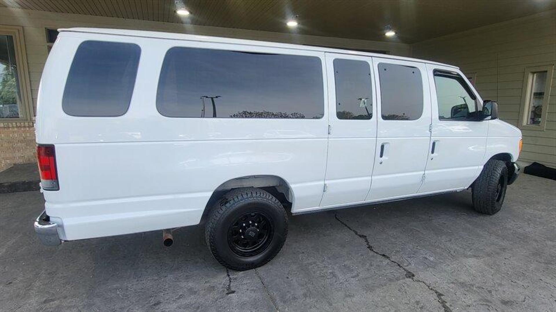 2006 Oxford White Clearcoat Ford XLT (1FBSS31L06D) with an Triton 5.4L V8 255hp 350ft. lbs. engine, Automatic transmission, located at 25355 Eames Street, Channahon, IL, 60410, (815) 467-1807, 41.429108, -88.228432 - ** PARTIALLY CONVERTED TO BE A VAN LIFE VEHICLE. **Looking for a reliable and spacious van that can carry all your cargo with ease? Look no further than the 2006 Ford E-350 SD XLT! This van is powered by a Triton 5.4L V8 engine that delivers 255 horsepower and 350 foot-pounds of torque, providing am - Photo#3