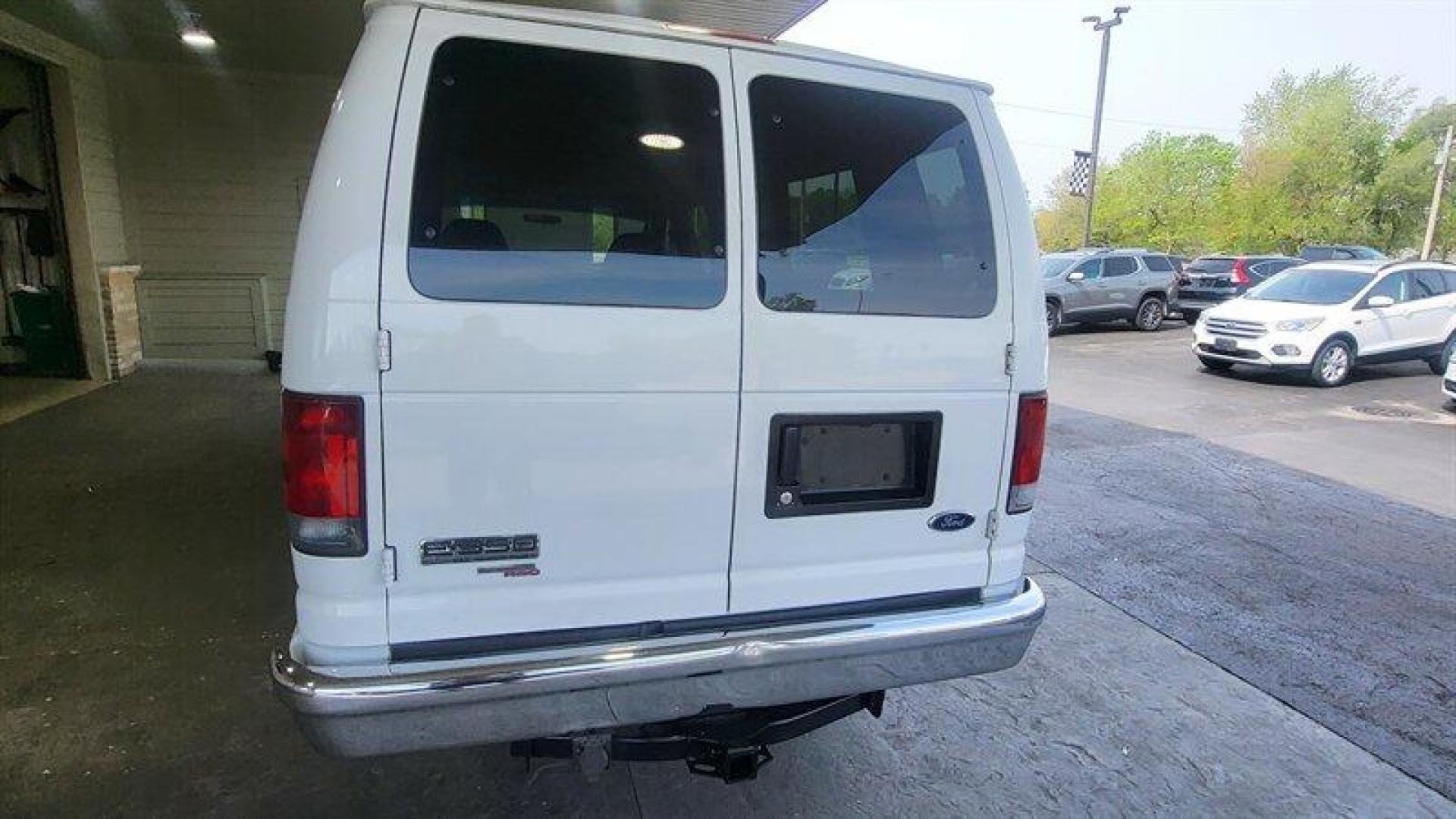 2006 Oxford White Clearcoat Ford XLT (1FBSS31L06D) with an Triton 5.4L V8 255hp 350ft. lbs. engine, Automatic transmission, located at 25355 Eames Street, Channahon, IL, 60410, (815) 467-1807, 41.429108, -88.228432 - ** PARTIALLY CONVERTED TO BE A VAN LIFE VEHICLE. **Looking for a reliable and spacious van that can carry all your cargo with ease? Look no further than the 2006 Ford E-350 SD XLT! This van is powered by a Triton 5.4L V8 engine that delivers 255 horsepower and 350 foot-pounds of torque, providing am - Photo#6