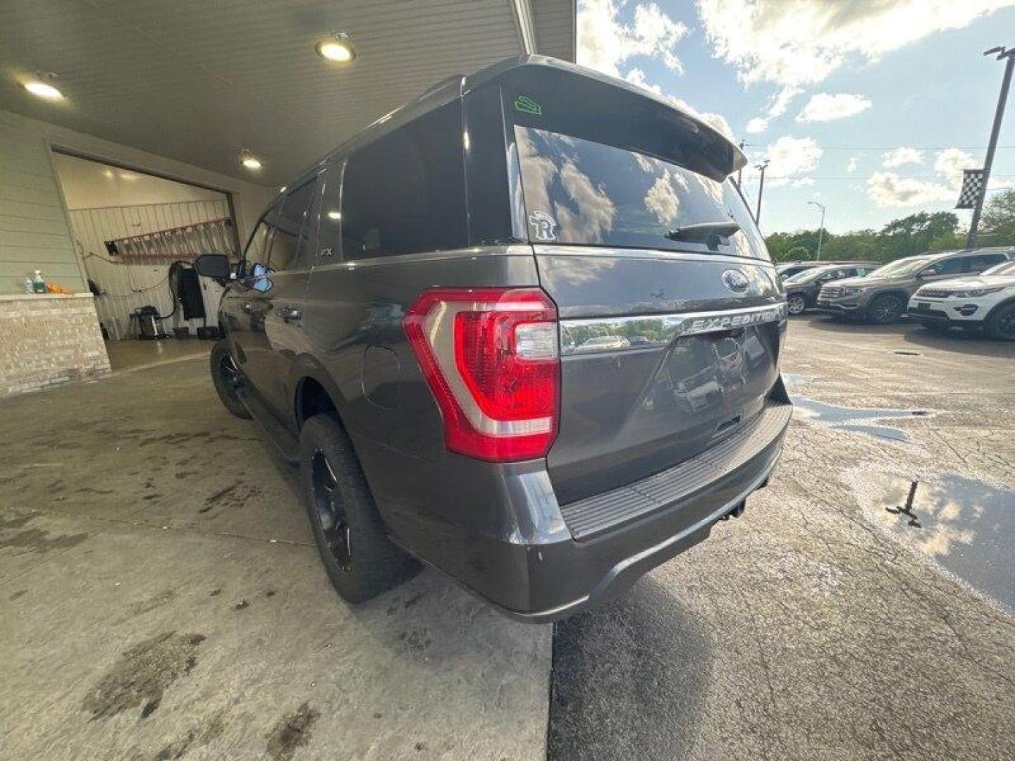 2021 Magnetic Ford Expedition XL (1FMJU1GT1ME) with an EcoBoost 3.5L Twin Turbo V6 375hp 470ft. lbs. engine, Automatic transmission, located at 25355 Eames Street, Channahon, IL, 60410, (815) 467-1807, 41.429108, -88.228432 - Photo#4