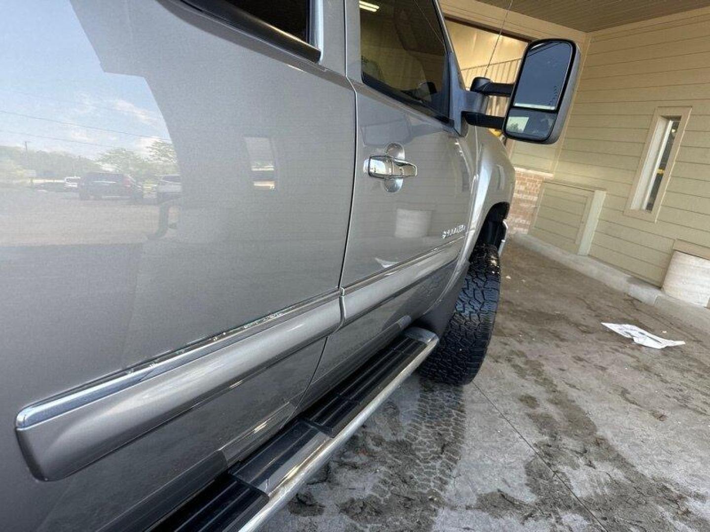 2013 Graystone Metallic Chevrolet Silverado 2500 LT (1GC2KXCG2DZ) with an 6.0L V8 360hp 380ft. lbs. engine, Automatic transmission, located at 25355 Eames Street, Channahon, IL, 60410, (815) 467-1807, 41.429108, -88.228432 - Photo#10