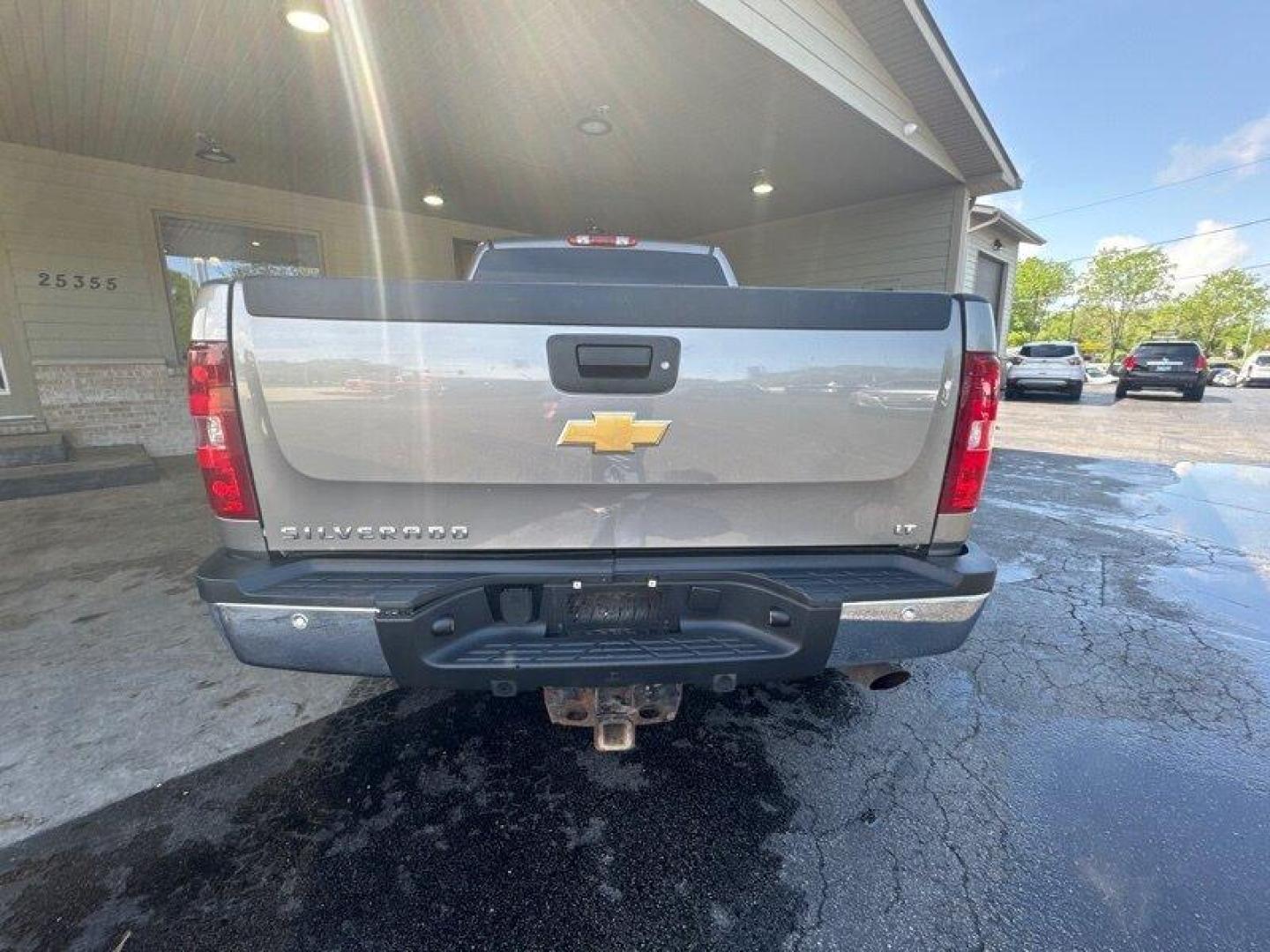 2013 Graystone Metallic Chevrolet Silverado 2500 LT (1GC2KXCG2DZ) with an 6.0L V8 360hp 380ft. lbs. engine, Automatic transmission, located at 25355 Eames Street, Channahon, IL, 60410, (815) 467-1807, 41.429108, -88.228432 - Photo#3