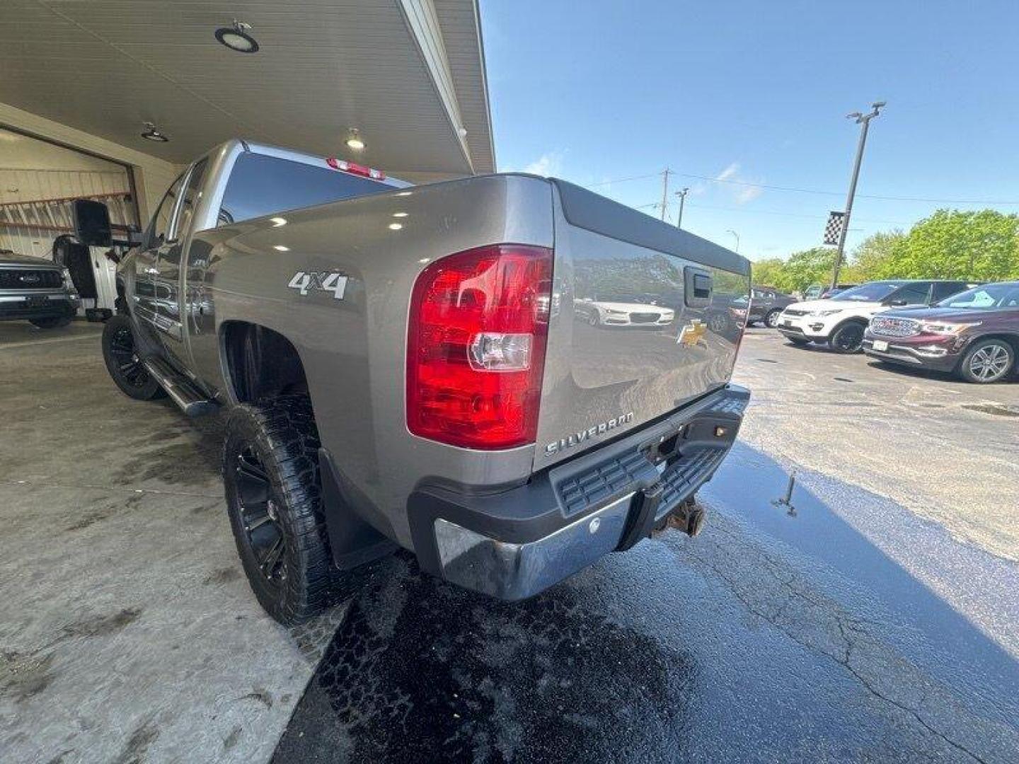 2013 Graystone Metallic Chevrolet Silverado 2500 LT (1GC2KXCG2DZ) with an 6.0L V8 360hp 380ft. lbs. engine, Automatic transmission, located at 25355 Eames Street, Channahon, IL, 60410, (815) 467-1807, 41.429108, -88.228432 - Photo#4