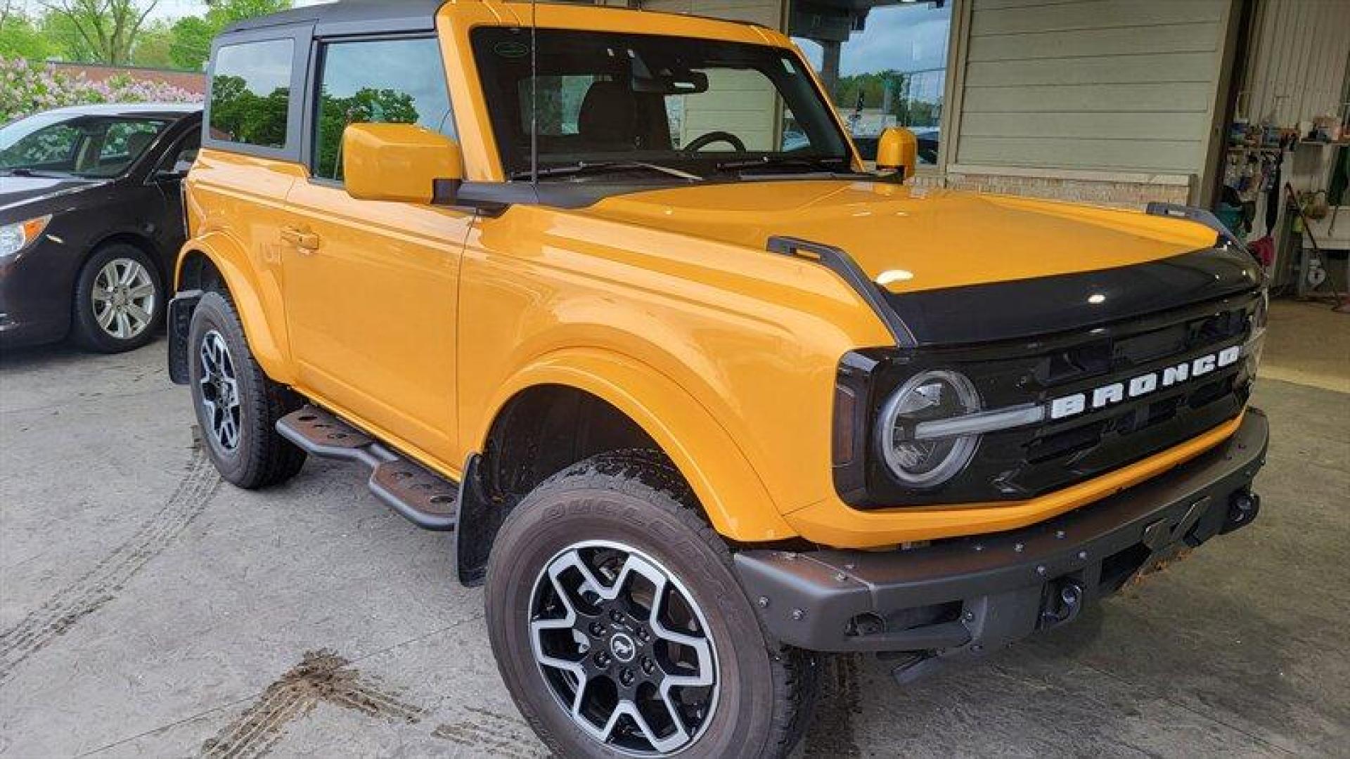 2021 Cyber Orange Metallic Tri-Coat Ford Bronco Outer Banks (1FMDE5CH5ML) with an EcoBoost 2.3L Turbo I4 275hp 315ft. lbs. engine, Automatic transmission, located at 25355 Eames Street, Channahon, IL, 60410, (815) 467-1807, 41.429108, -88.228432 - Introducing the 2021 Ford Bronco Advanced, a powerful and stylish SUV that is sure to impress. Equipped with a fuel-efficient EcoBoost 2.3L Turbo I4 engine producing 275 horsepower and 315 ft. lbs of torque, this vehicle offers a smooth and responsive driving experience. The Cyber Orange Metallic - Photo#0