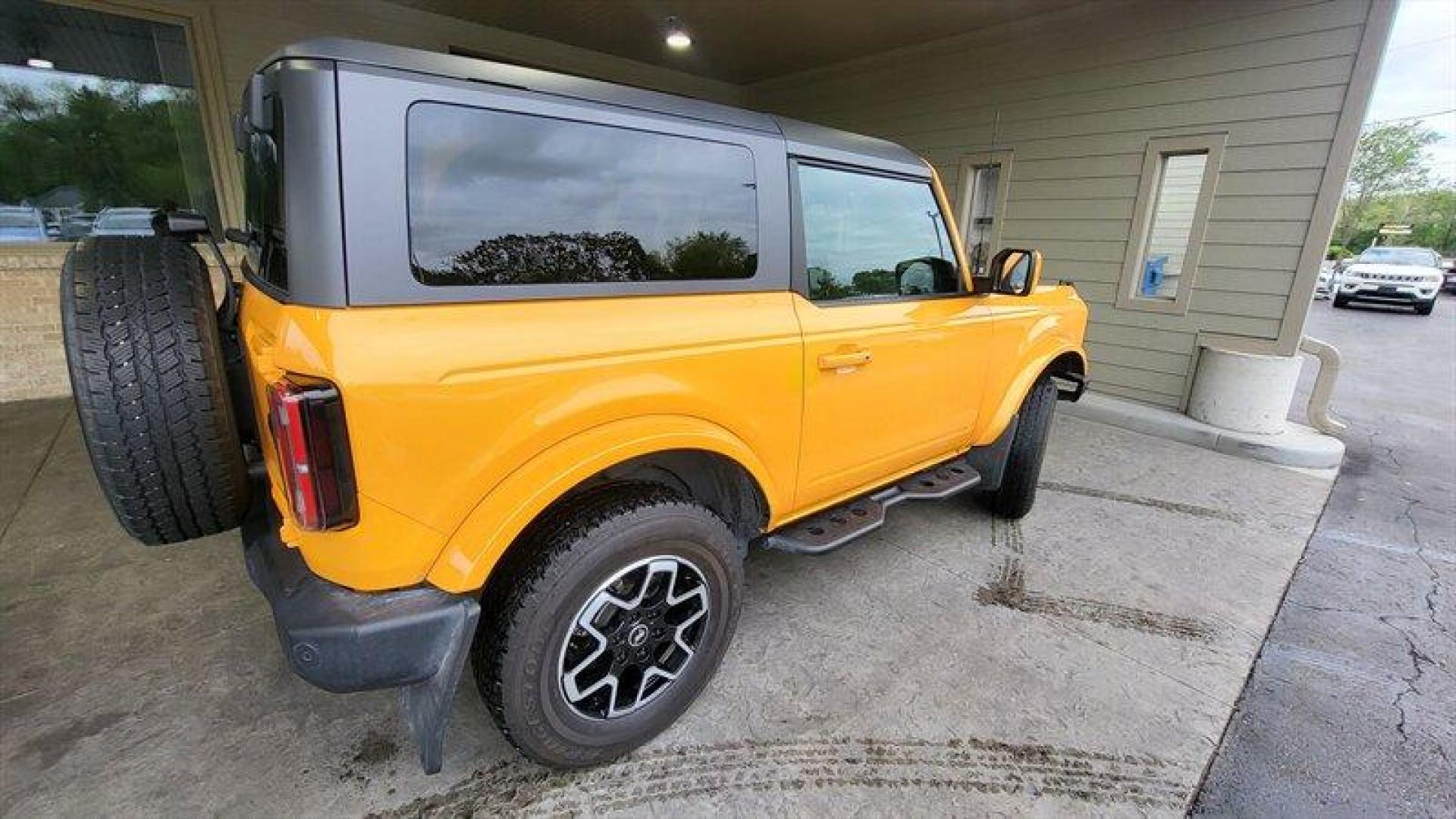 2021 Cyber Orange Metallic Tri-Coat Ford Bronco Outer Banks (1FMDE5CH5ML) with an EcoBoost 2.3L Turbo I4 275hp 315ft. lbs. engine, Automatic transmission, located at 25355 Eames Street, Channahon, IL, 60410, (815) 467-1807, 41.429108, -88.228432 - Photo#3