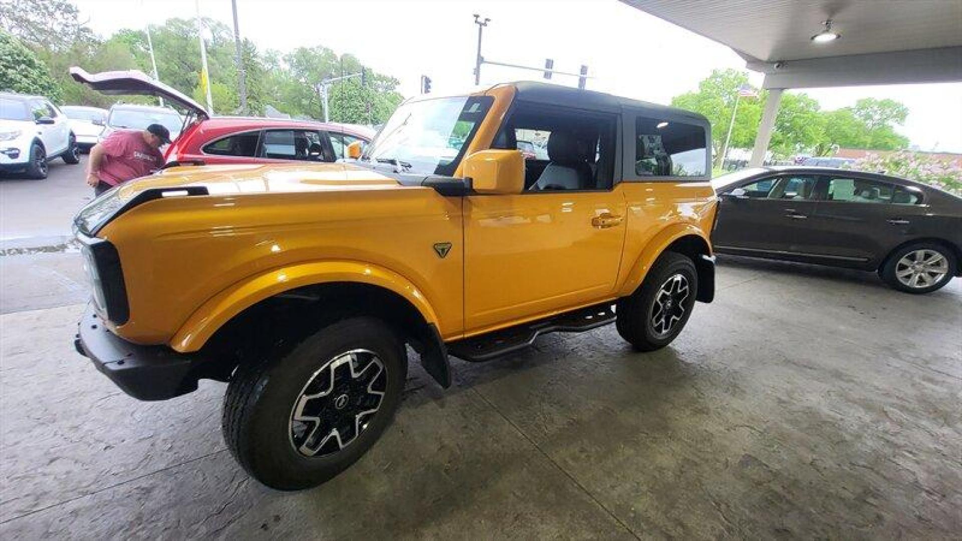 2021 Cyber Orange Metallic Tri-Coat Ford Bronco Outer Banks (1FMDE5CH5ML) with an EcoBoost 2.3L Turbo I4 275hp 315ft. lbs. engine, Automatic transmission, located at 25355 Eames Street, Channahon, IL, 60410, (815) 467-1807, 41.429108, -88.228432 - Introducing the 2021 Ford Bronco Advanced, a powerful and stylish SUV that is sure to impress. Equipped with a fuel-efficient EcoBoost 2.3L Turbo I4 engine producing 275 horsepower and 315 ft. lbs of torque, this vehicle offers a smooth and responsive driving experience. The Cyber Orange Metallic - Photo#8