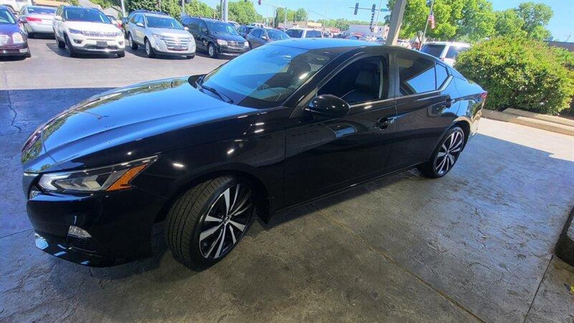 2020 Super Black Nissan Altima 2.5 SR (1N4BL4CW2LC) with an 2.5 engine, Automatic transmission, located at 25355 Eames Street, Channahon, IL, 60410, (815) 467-1807, 41.429108, -88.228432 - Photo#10