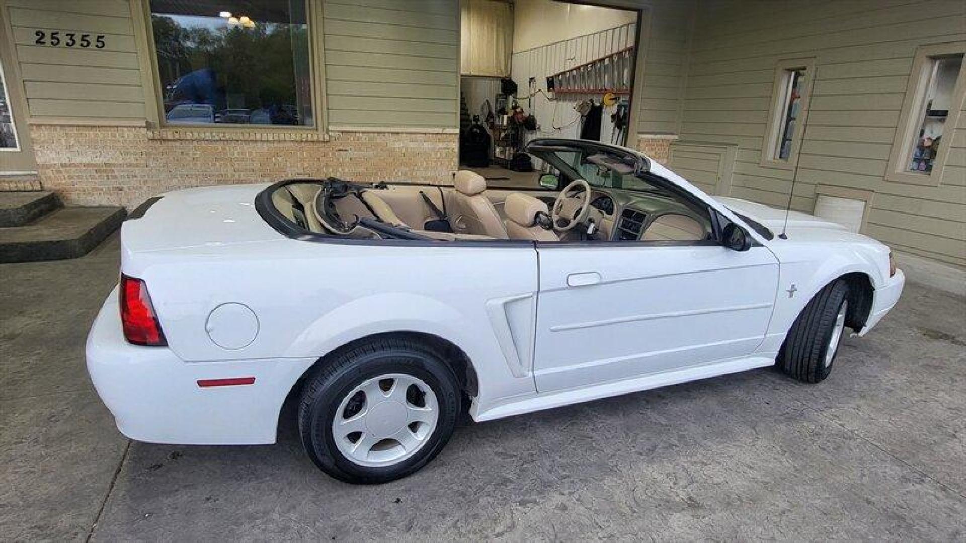 2001 Oxford White Clearcoat Ford Mustang V6 Premium (1FAFP44481F) with an 3L NA V6 overhead valves (OHV) 12V engine, Automatic transmission, located at 25355 Eames Street, Channahon, IL, 60410, (815) 467-1807, 41.429108, -88.228432 - Photo#3