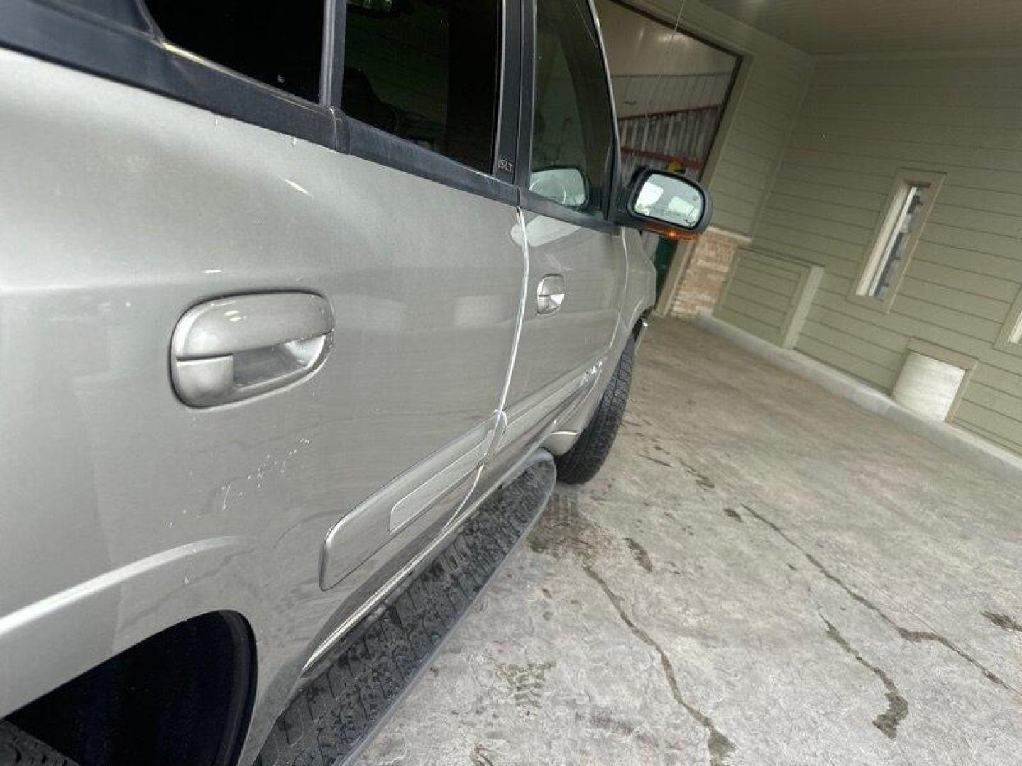 2003 Pewter Metallic GMC Envoy SLT (1GKDT13S932) with an 4.2L I6 275hp 275ft. lbs. engine, Automatic transmission, located at 25355 Eames Street, Channahon, IL, 60410, (815) 467-1807, 41.429108, -88.228432 - Photo#10