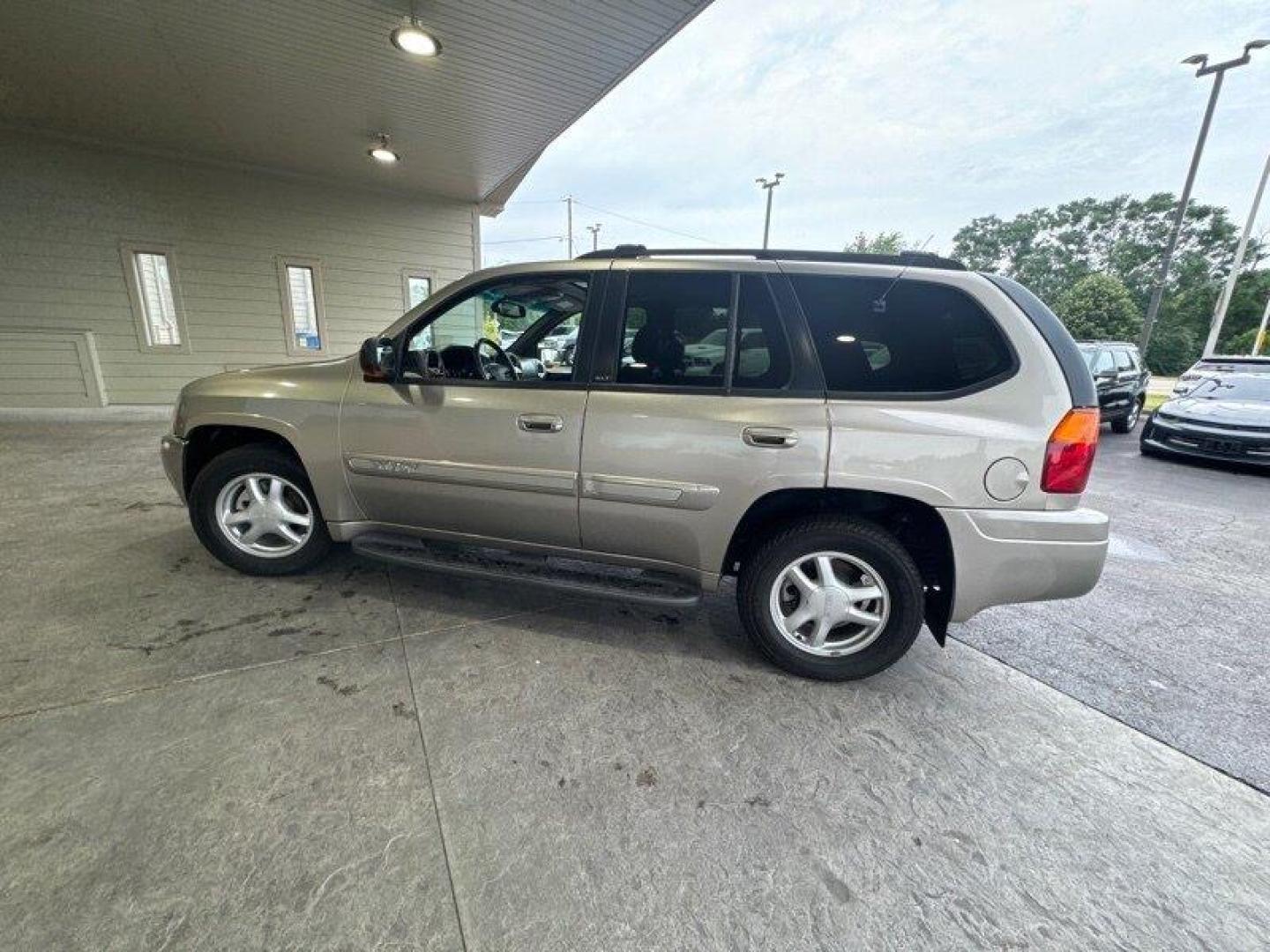 2003 Pewter Metallic GMC Envoy SLT (1GKDT13S932) with an 4.2L I6 275hp 275ft. lbs. engine, Automatic transmission, located at 25355 Eames Street, Channahon, IL, 60410, (815) 467-1807, 41.429108, -88.228432 - Photo#6