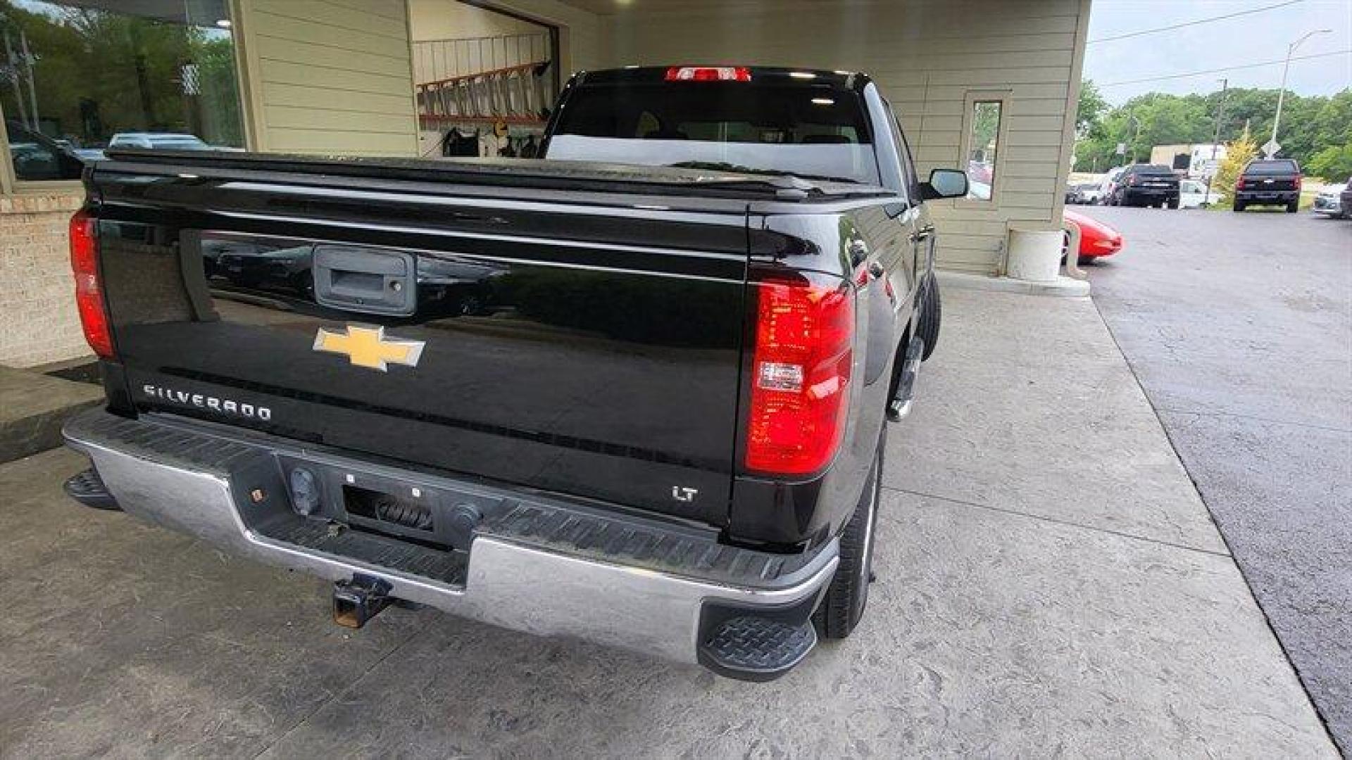 2018 Black Chevrolet Silverado 1500 LT LT1 (1GCRCREHXJZ) with an EcoTec3 4.3L Flex Fuel V6 285hp 305ft. lbs. engine, Automatic transmission, located at 25355 Eames Street, Channahon, IL, 60410, (815) 467-1807, 41.429108, -88.228432 - Photo#5