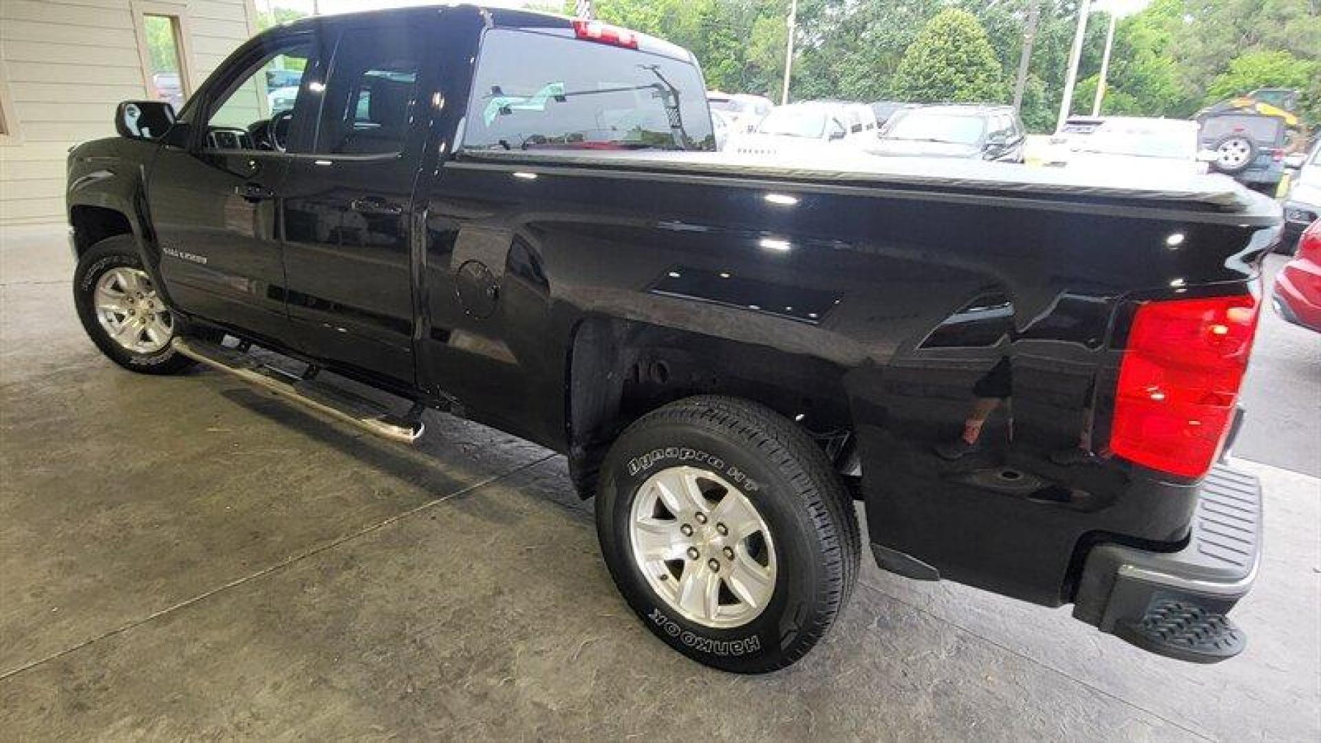 2018 Black Chevrolet Silverado 1500 LT LT1 (1GCRCREHXJZ) with an EcoTec3 4.3L Flex Fuel V6 285hp 305ft. lbs. engine, Automatic transmission, located at 25355 Eames Street, Channahon, IL, 60410, (815) 467-1807, 41.429108, -88.228432 - Photo#8