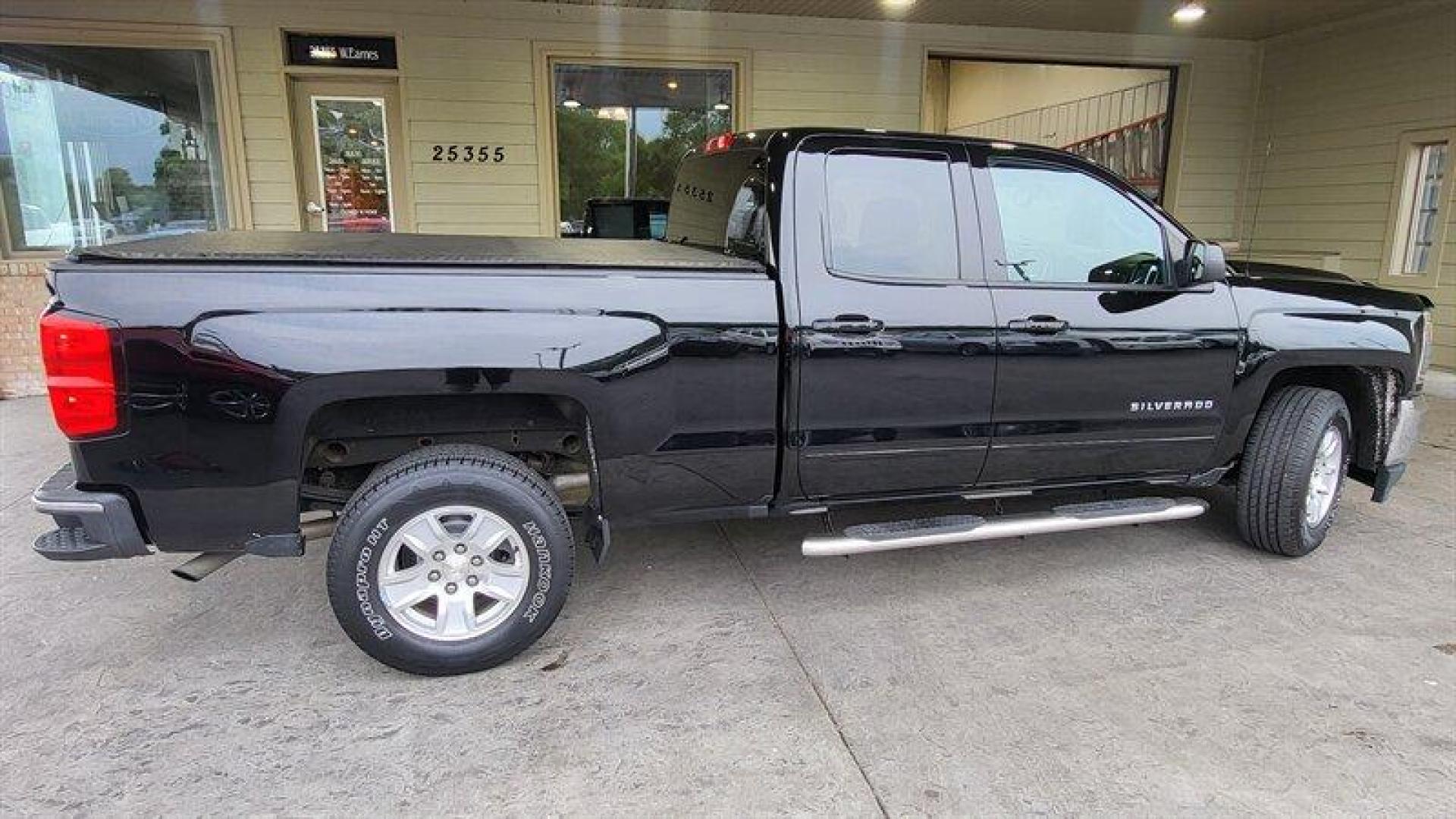 2018 Black Chevrolet Silverado 1500 LT LT1 (1GCRCREHXJZ) with an EcoTec3 4.3L Flex Fuel V6 285hp 305ft. lbs. engine, Automatic transmission, located at 25355 Eames Street, Channahon, IL, 60410, (815) 467-1807, 41.429108, -88.228432 - Photo#3