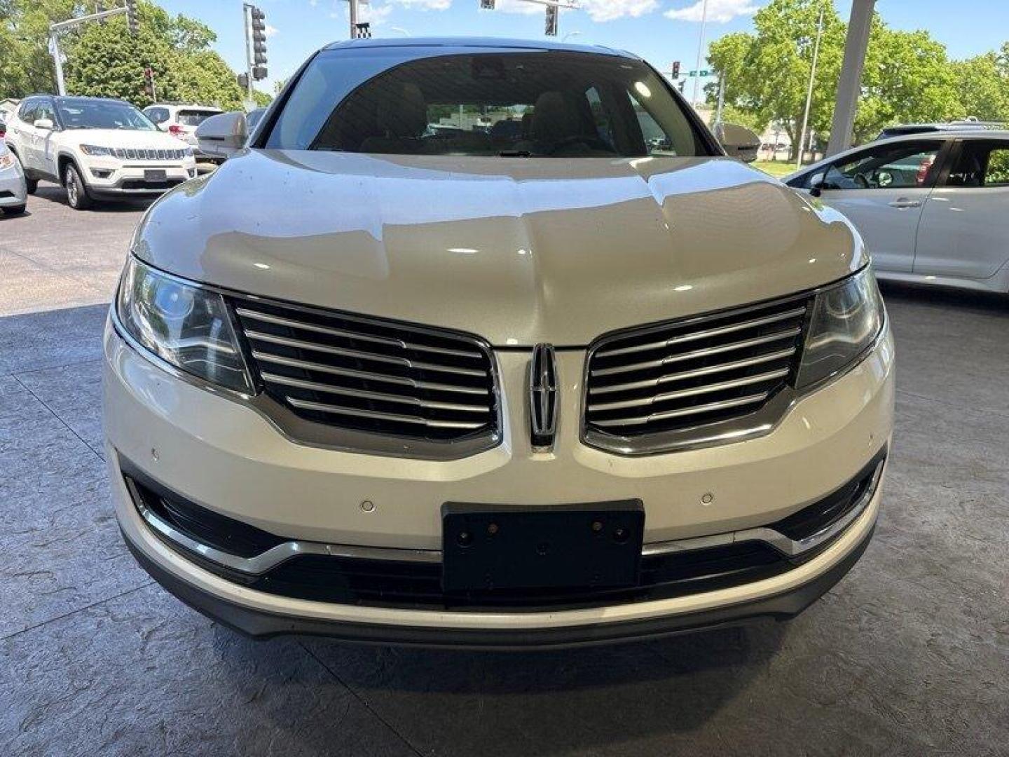 2016 White Platinum Metallic Tri-Coat Lincoln MKX Reserve (2LMTJ6LR2GB) with an 3.7L V6 300hp 280ft. lbs. engine, Automatic transmission, located at 25355 Eames Street, Channahon, IL, 60410, (815) 467-1807, 41.429108, -88.228432 - Well, well, well. Feast your eyes on this luxurious 2016 Lincoln MKX Reserve. This baby is powered by a 3.7L V6 engine that pumps out an impressive 300 horsepower and 280ft. lbs. of torque. You'll feel like you're flying on the highway with this bad boy. Let's talk about the factory default feature - Photo#9