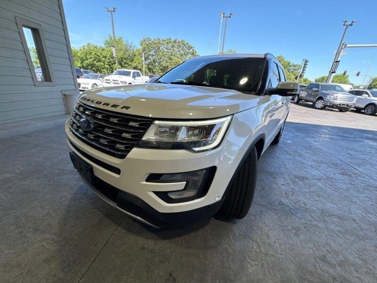 2016 White Platinum Metallic Tri-Coat Ford Explorer Limited (1FM5K7F88GG) with an 3.5L V6 290hp 255ft. lbs. engine, Automatic transmission, located at 25355 Eames Street, Channahon, IL, 60410, (815) 467-1807, 41.429108, -88.228432 - Looking for a powerful, stylish, and feature-packed SUV? Check out this 2016 Ford Explorer Limited! With a robust 3.5L V6 engine that delivers 290 horsepower and 255 ft. lbs. of torque, this SUV is designed to deliver an exhilarating driving experience every time you get behind the wheel. But that - Photo#6