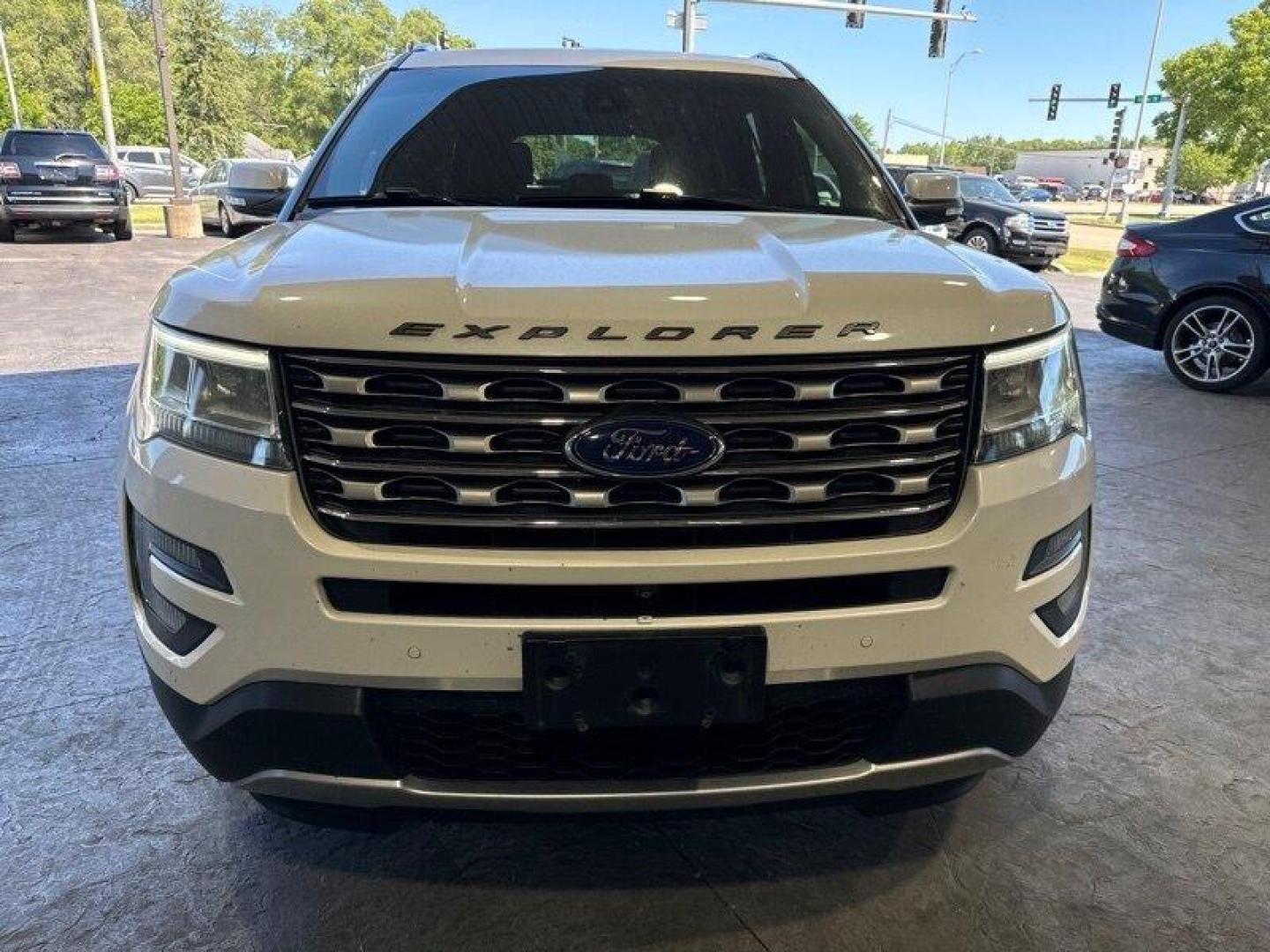 2016 White Platinum Metallic Tri-Coat Ford Explorer Limited (1FM5K7F88GG) with an 3.5L V6 290hp 255ft. lbs. engine, Automatic transmission, located at 25355 Eames Street, Channahon, IL, 60410, (815) 467-1807, 41.429108, -88.228432 - Looking for a powerful, stylish, and feature-packed SUV? Check out this 2016 Ford Explorer Limited! With a robust 3.5L V6 engine that delivers 290 horsepower and 255 ft. lbs. of torque, this SUV is designed to deliver an exhilarating driving experience every time you get behind the wheel. But that - Photo#7