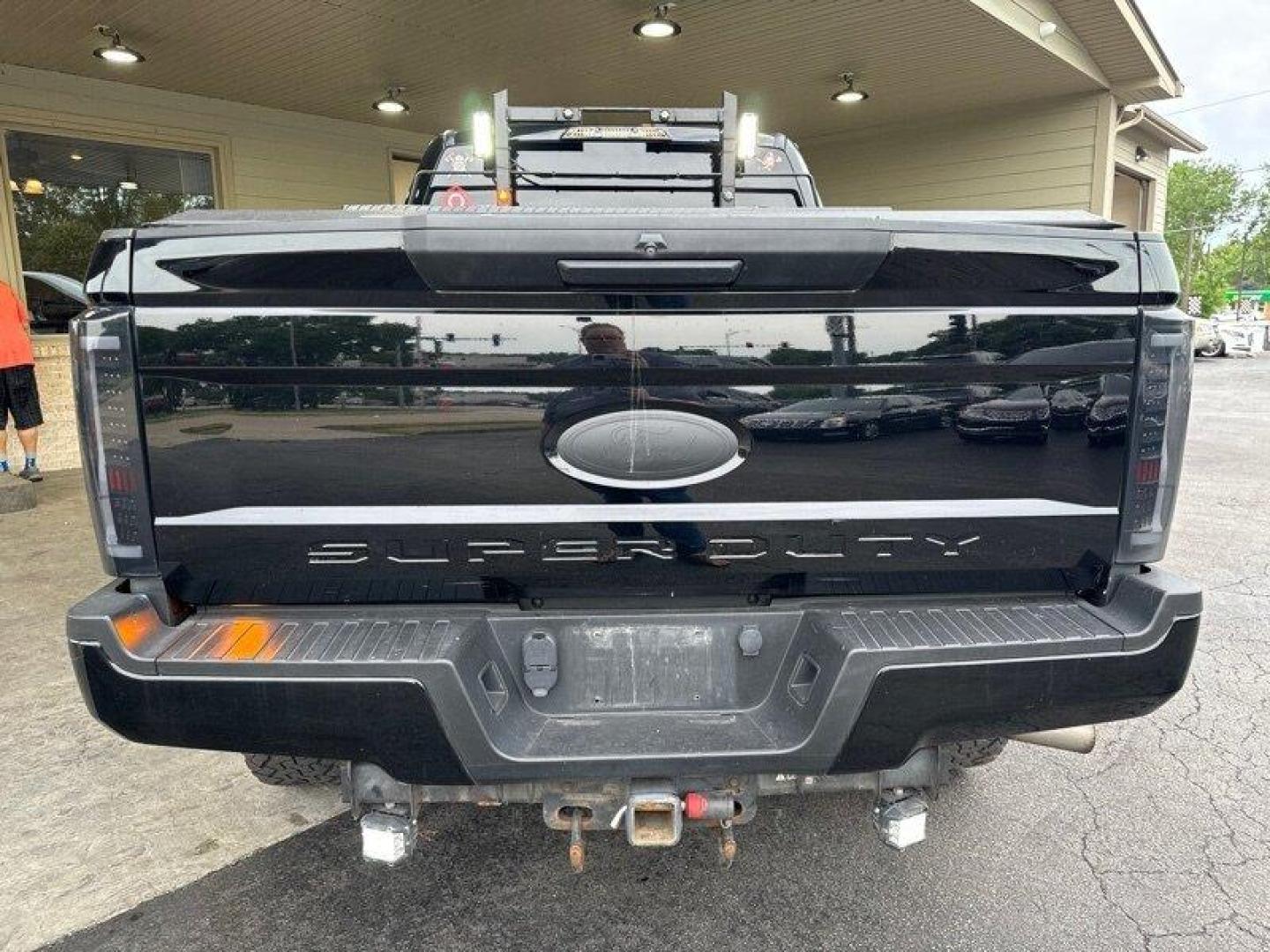 2017 Shadow Black Ford F-250 XLT (1FT7W2BT5HE) with an Power Stroke 6.7L Biodiesel Turbo V8 440hp 925ft. engine, Automatic transmission, located at 25355 Eames Street, Channahon, IL, 60410, (815) 467-1807, 41.429108, -88.228432 - *TRUCK COMES EQUIPPED WITH STROBE CONSTRUCTION LIGHTS AND SIRENS. TUNED AND DELETED. PA HORN* Introducing the 2017 Ford F-250 Super Duty XLT a remarkable truck that combines power, durability, and comfort. This impressive vehicle is powered by a Power Stroke 6.7L Biodiesel Turbo V8 engine that de - Photo#4