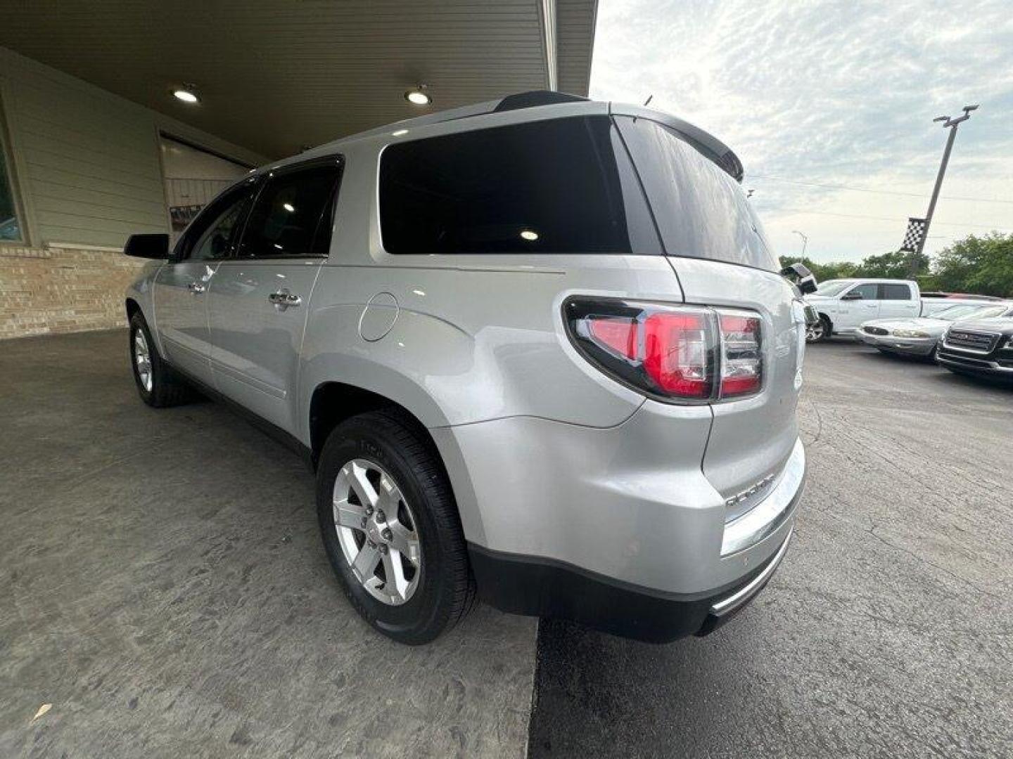 2015 Quicksilver Metallic GMC Acadia SLE-2 (1GKKRPKD9FJ) with an 3.6L V6 281hp 266ft. lbs. engine, Automatic transmission, located at 25355 Eames Street, Channahon, IL, 60410, (815) 467-1807, 41.429108, -88.228432 - Ladies and gentlemen, feast your eyes on the 2015 GMC Acadia SLE-2! This baby is powered by a 3.6L V6 engine that can pump out a whopping 281 horsepower and 266 ft. lbs. of torque. If you don't know what that means, just know that it's fast and powerful. Now, let's talk about the factory default f - Photo#5