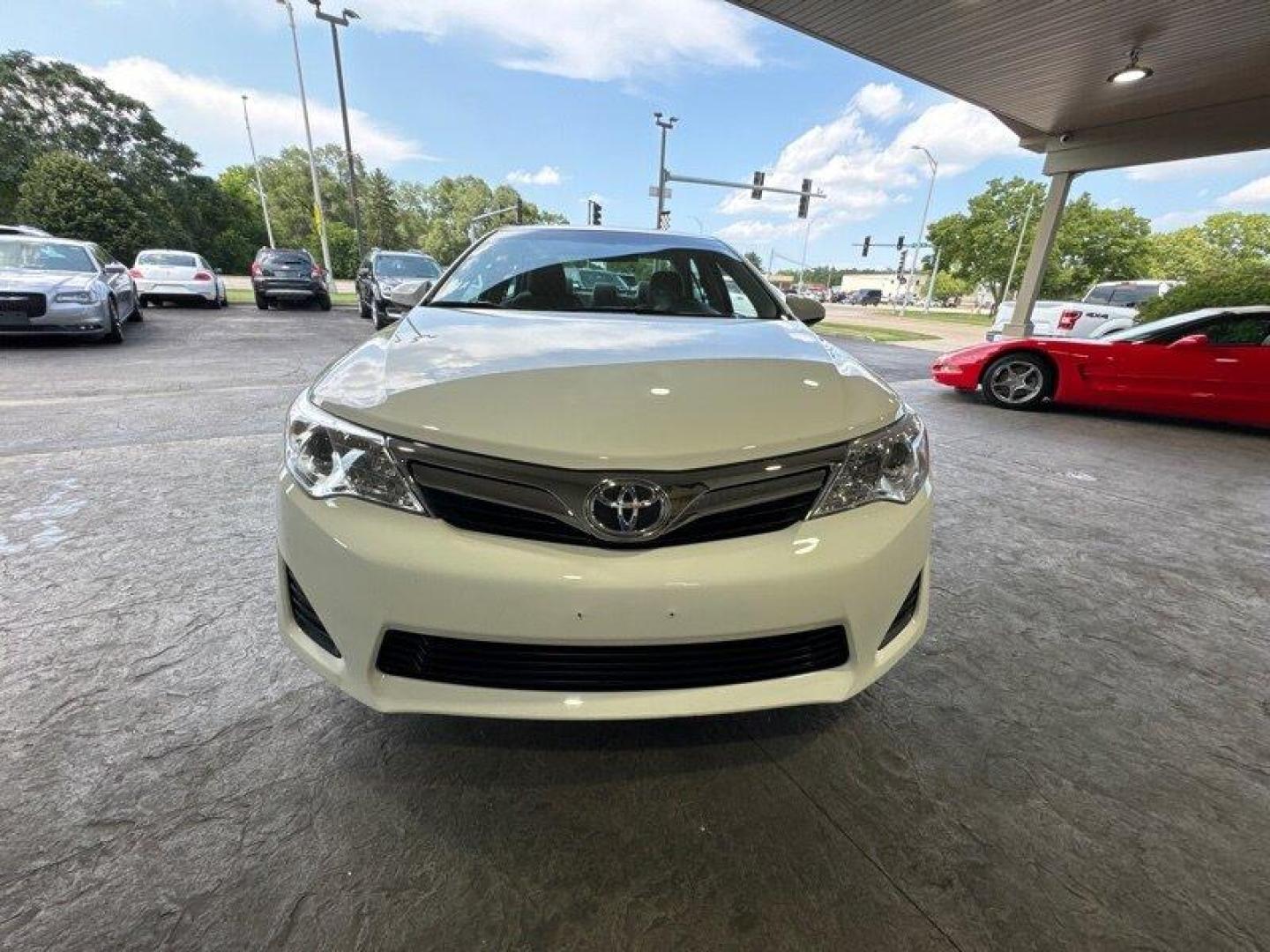 2013 Super White Toyota Camry LE (4T4BF1FK4DR) with an 2.5L I4 178hp 170ft. lbs. engine, Automatic transmission, located at 25355 Eames Street, Channahon, IL, 60410, (815) 467-1807, 41.429108, -88.228432 - Introducing the exquisite 2013 Toyota Camry LE, an engineering marvel that has set the benchmark for excellence in the automotive industry. With a powerful 2.5L I4 178hp 170ft. lbs. engine under the hood, this magnificent vehicle is guaranteed to provide you with an unparalleled driving experience. - Photo#8