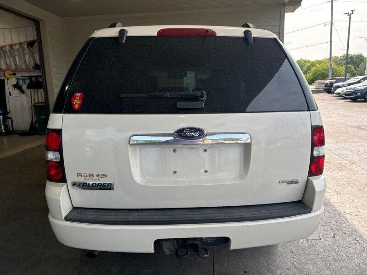 2007 White Sand Tri-Coat Ford Explorer Limited (1FMEU75E27U) with an 4.0 engine, Automatic transmission, located at 25355 Eames Street, Channahon, IL, 60410, (815) 467-1807, 41.429108, -88.228432 - Photo#3